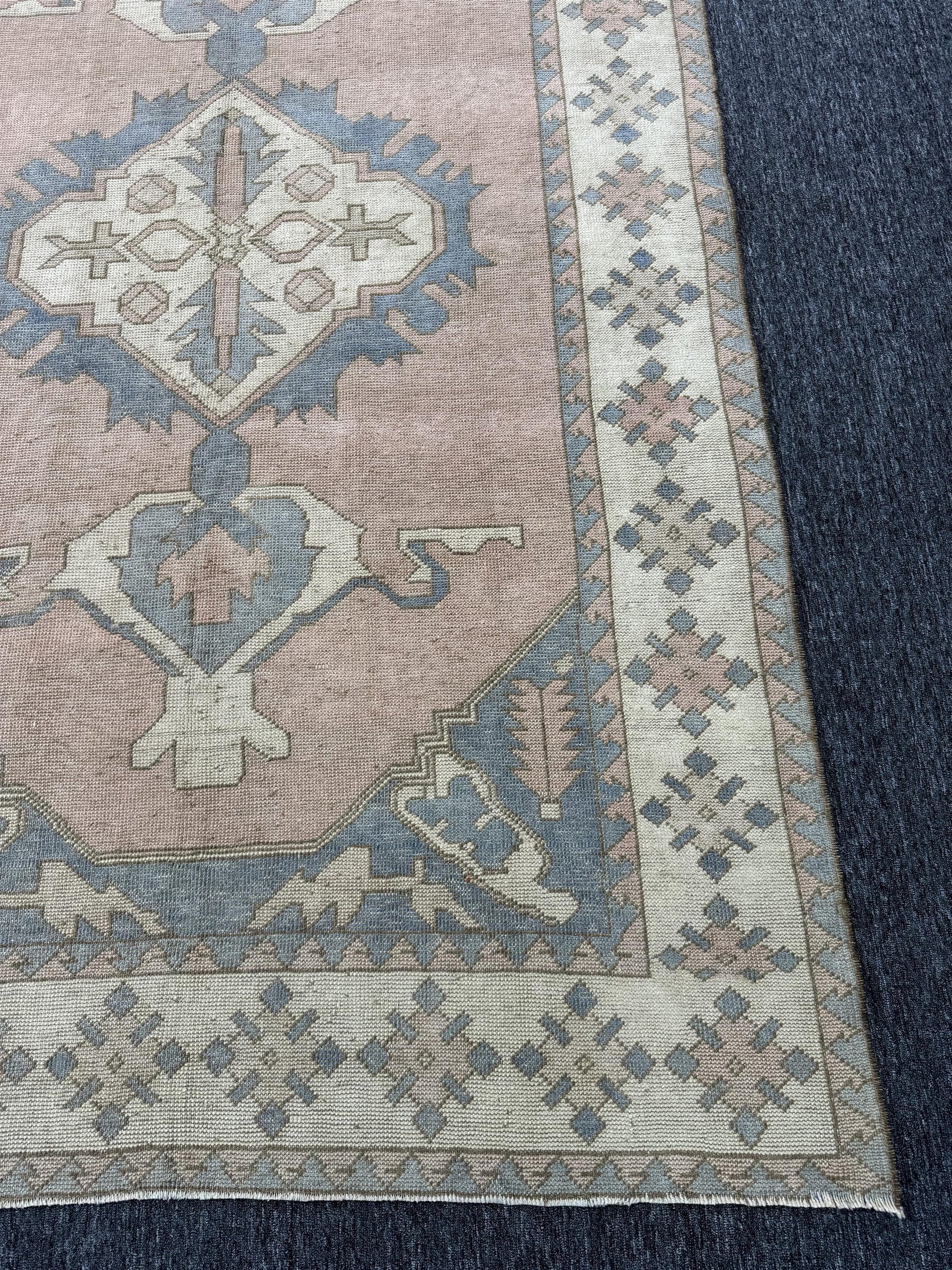 5'7"x9'3" Feet ,Light pink background Turkish vintage anatolian rug,blue,beige colors rugs area rugs, beige border,Floral rugs,585