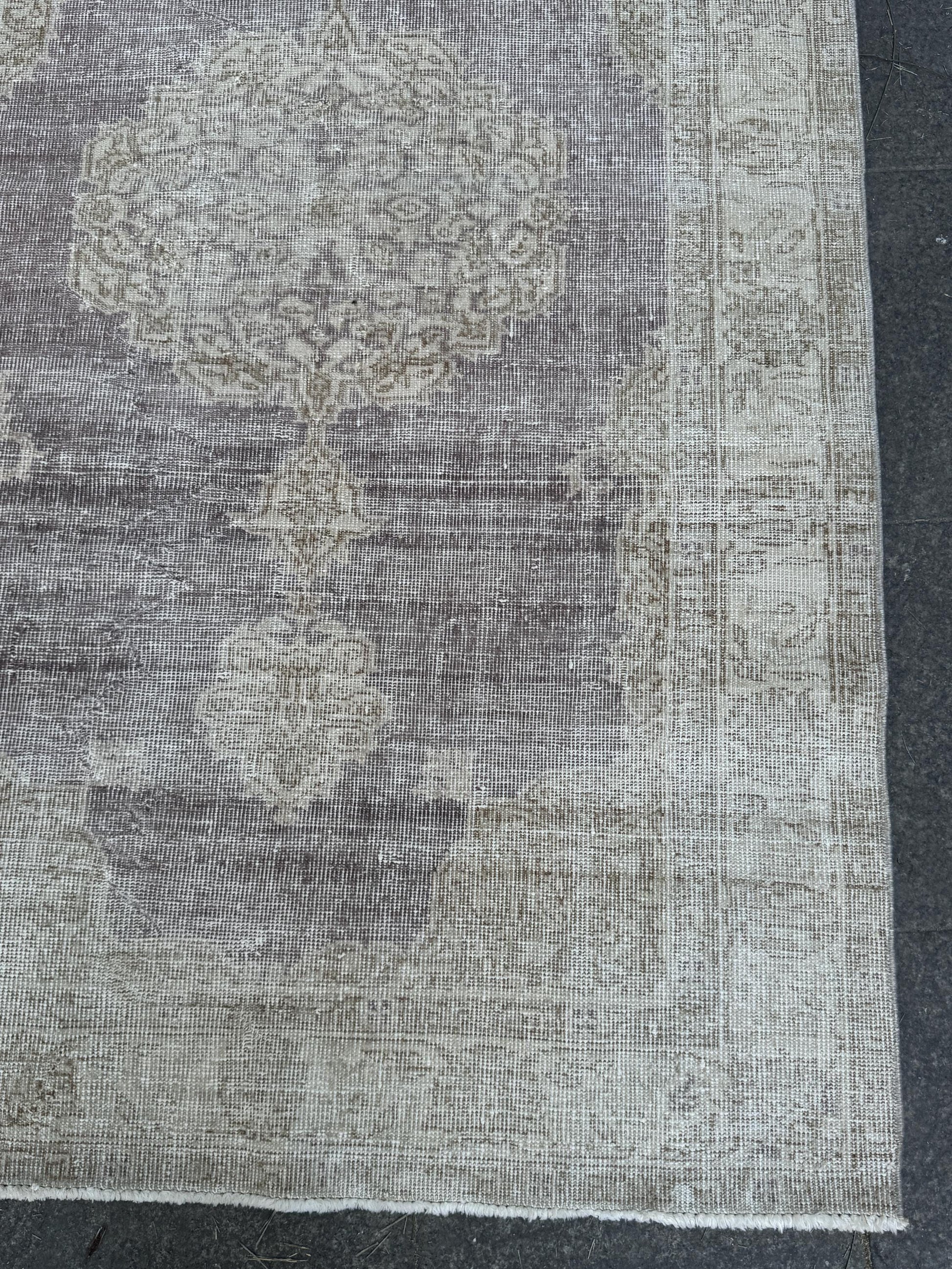3'10"x6'8" Feet,Purple background Turkish vintage anatolian rug, beige,cream colors rugs accents,cream border,Floral rugs,279