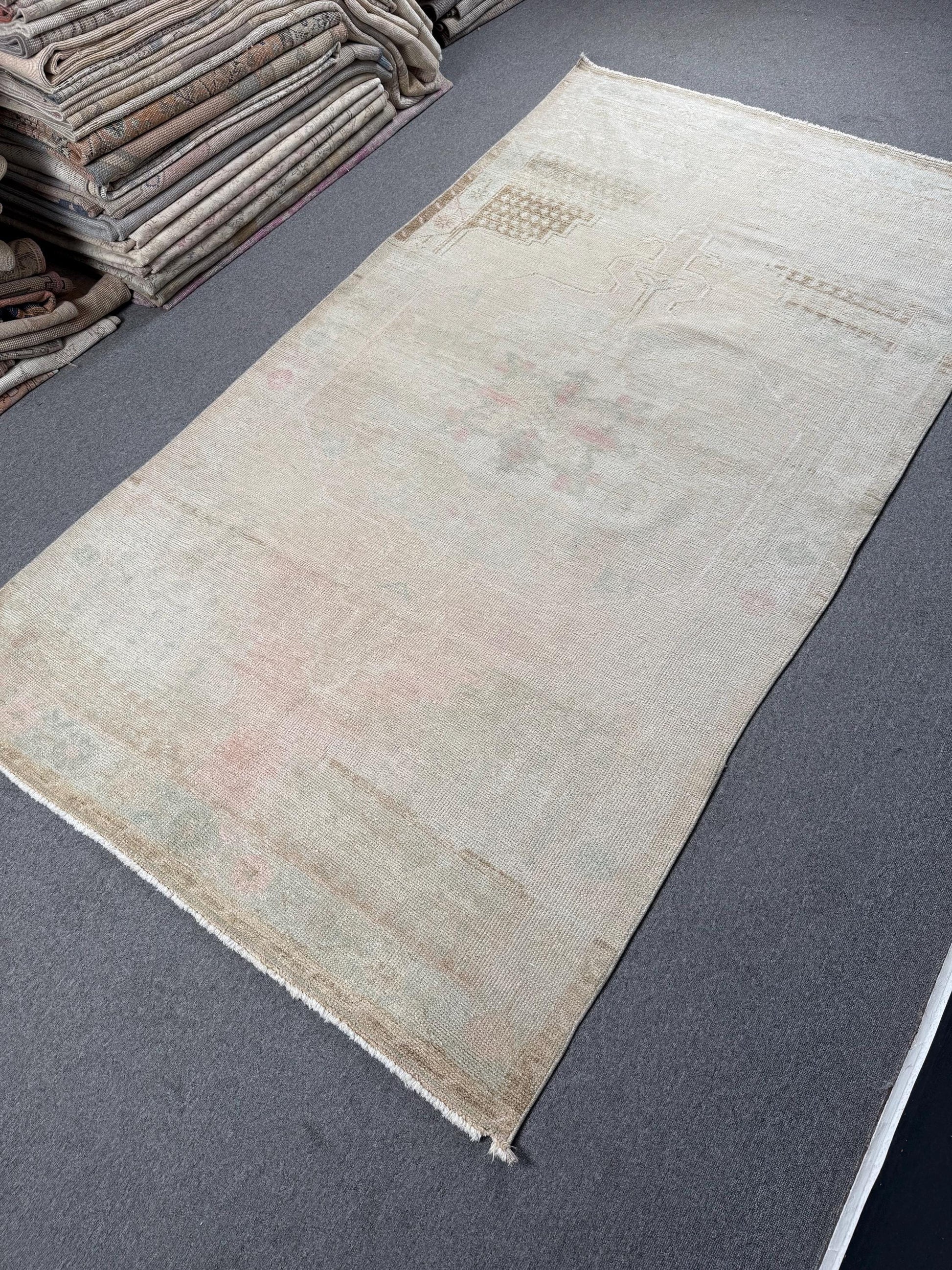 4'9"x8'11" Feet ,Beige background Turkish vintage anatolian rug ,cream,brown colors rugs area rugs,beige border,Floral rugs,56