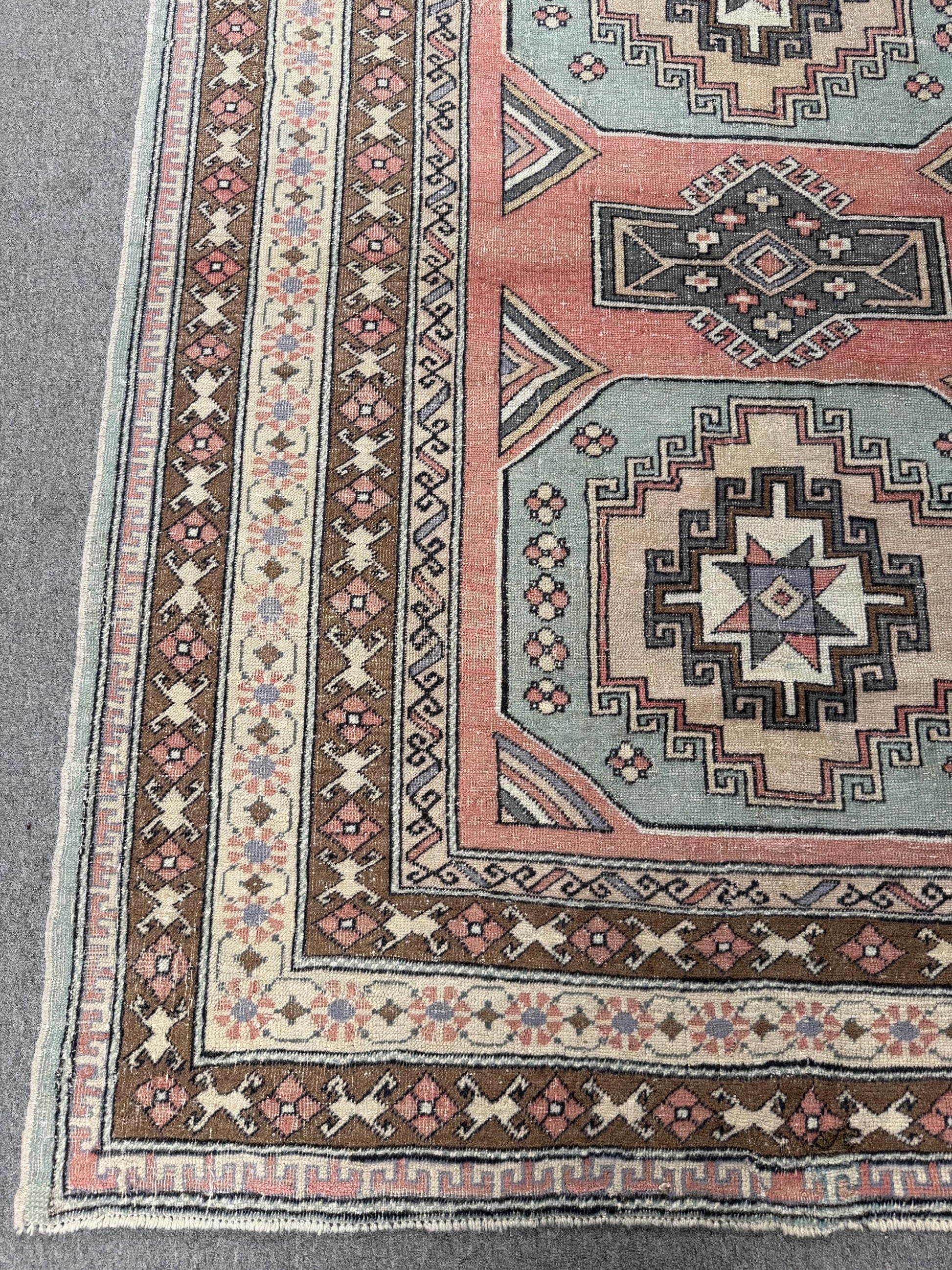 4'10"x6'7" Feet,pink background Turkish vintage Anatolian rug ,beige,blue,brown colors rugs,brown border,Floral rugs,55