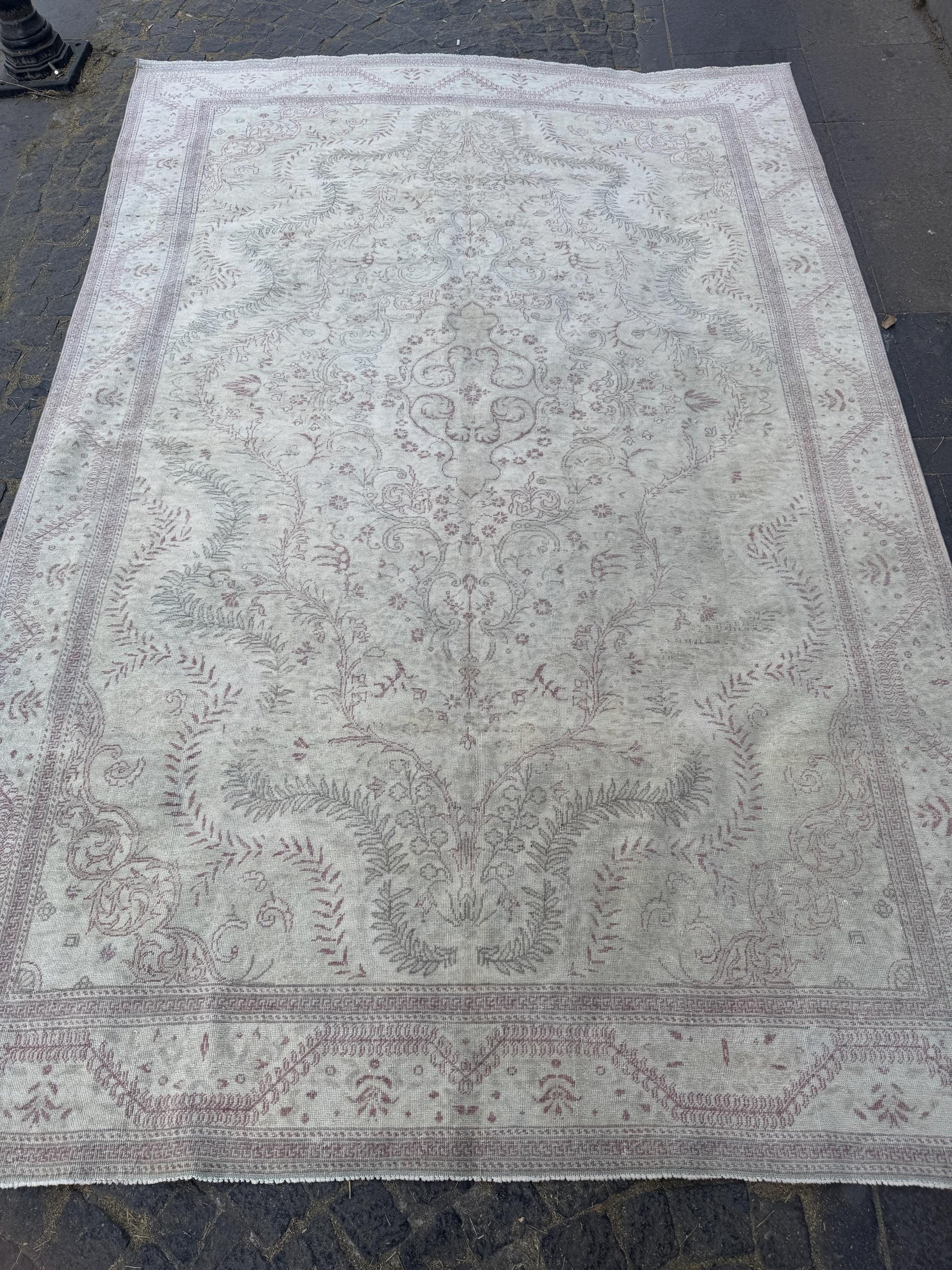 6'3"x9'8" Feet,Beige background Turkish vintage anatolian rug ,cream,pink colors rugs accents,cream border,Floral rugs,50