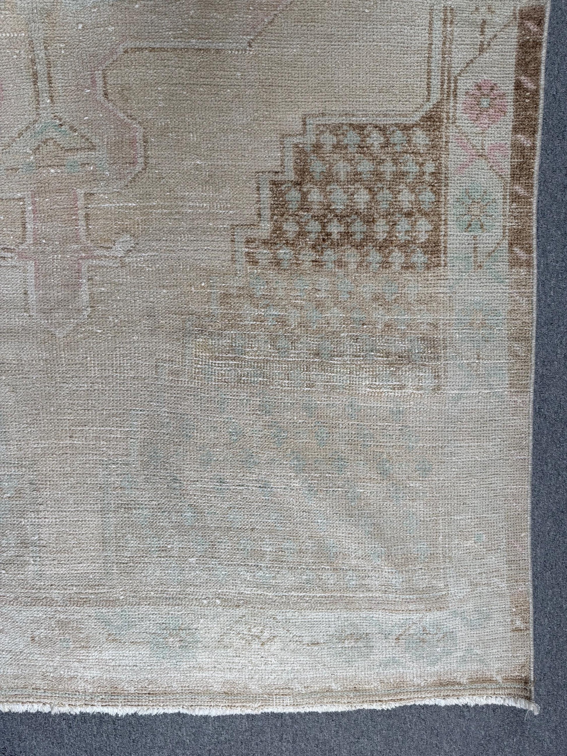 4'9"x8'11" Feet ,Beige background Turkish vintage anatolian rug ,cream,brown colors rugs area rugs,beige border,Floral rugs,56