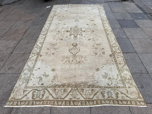 5x10 feet Vintage Turkish Anatolian Rug, Beige Color Floral Wool Rug,586
