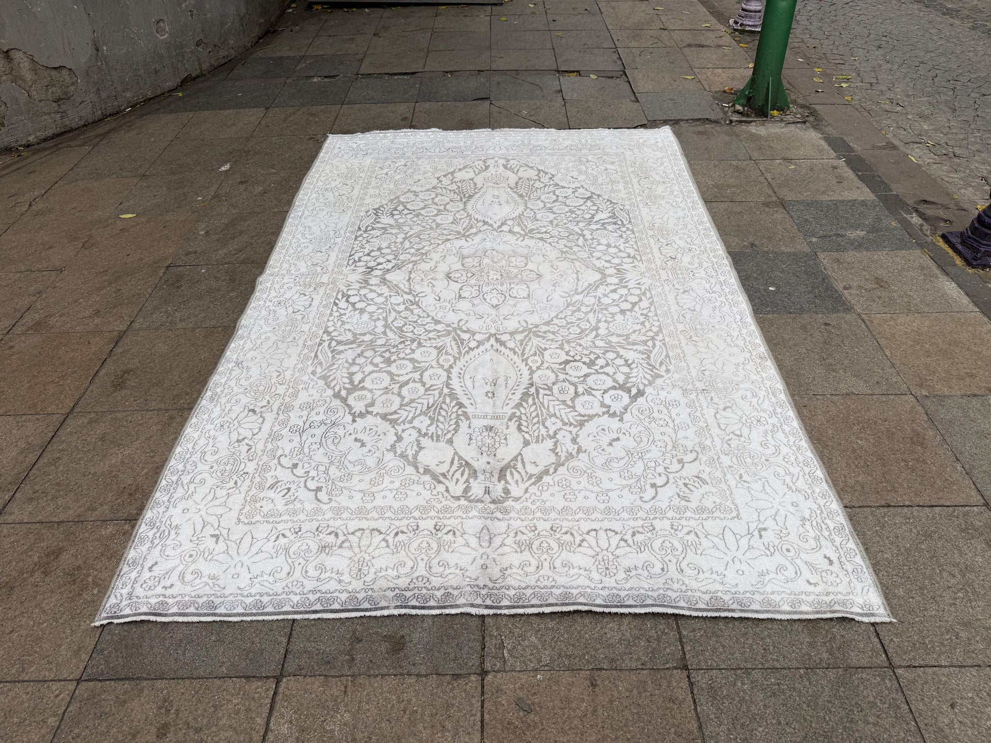 5'8"x8'8" feet Vintage Turkish Anatolian Rug, Gray Floral Rug,19