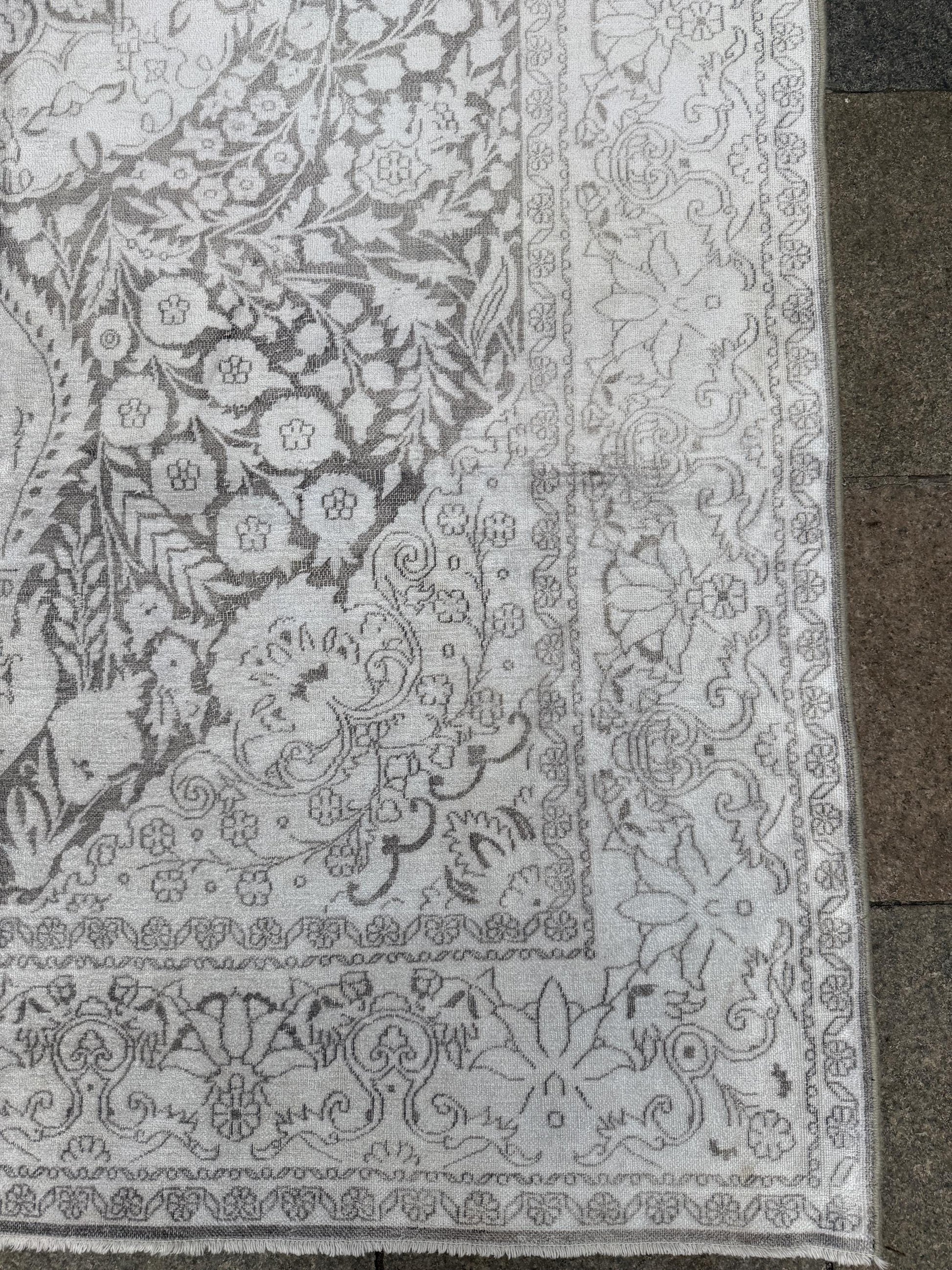 5'8"x8'8" feet Vintage Turkish Anatolian Rug, Gray Floral Rug,19