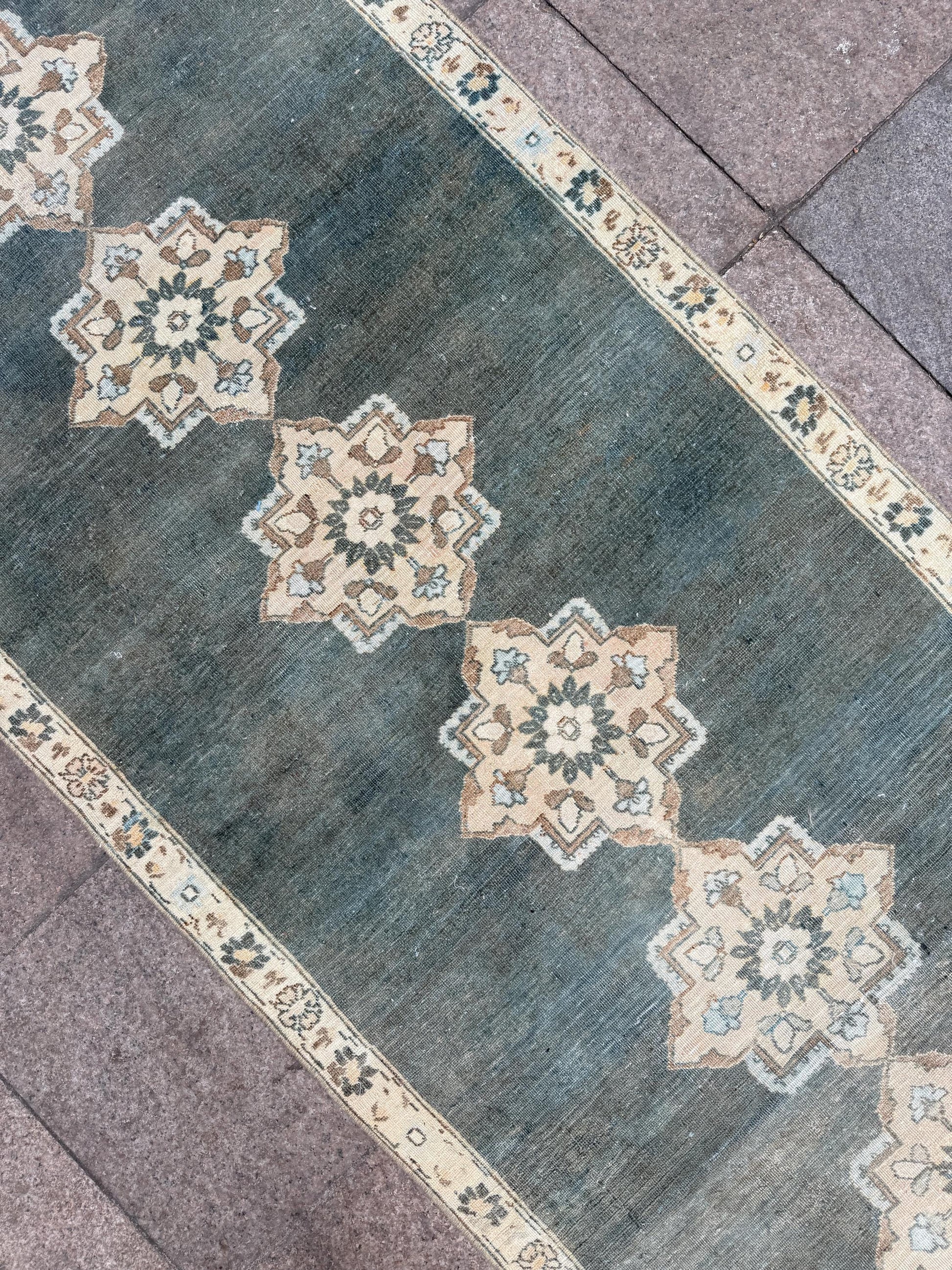 3x9'5" feet Vintage Turkish Wool Runner Rug, Floral Anatolian Design Hallway Rug,27