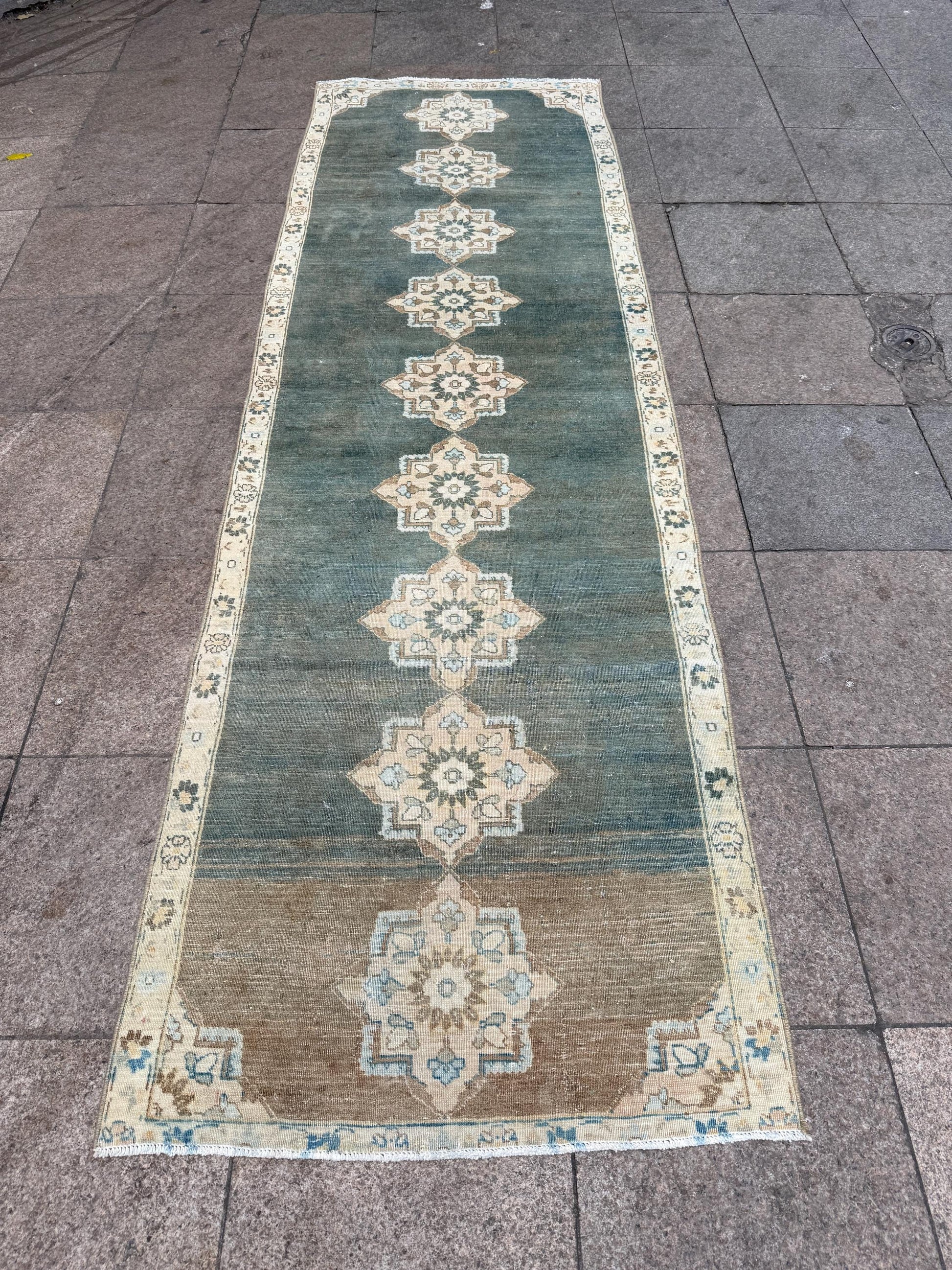 3x9'5" feet Vintage Turkish Wool Runner Rug, Floral Anatolian Design Hallway Rug,27