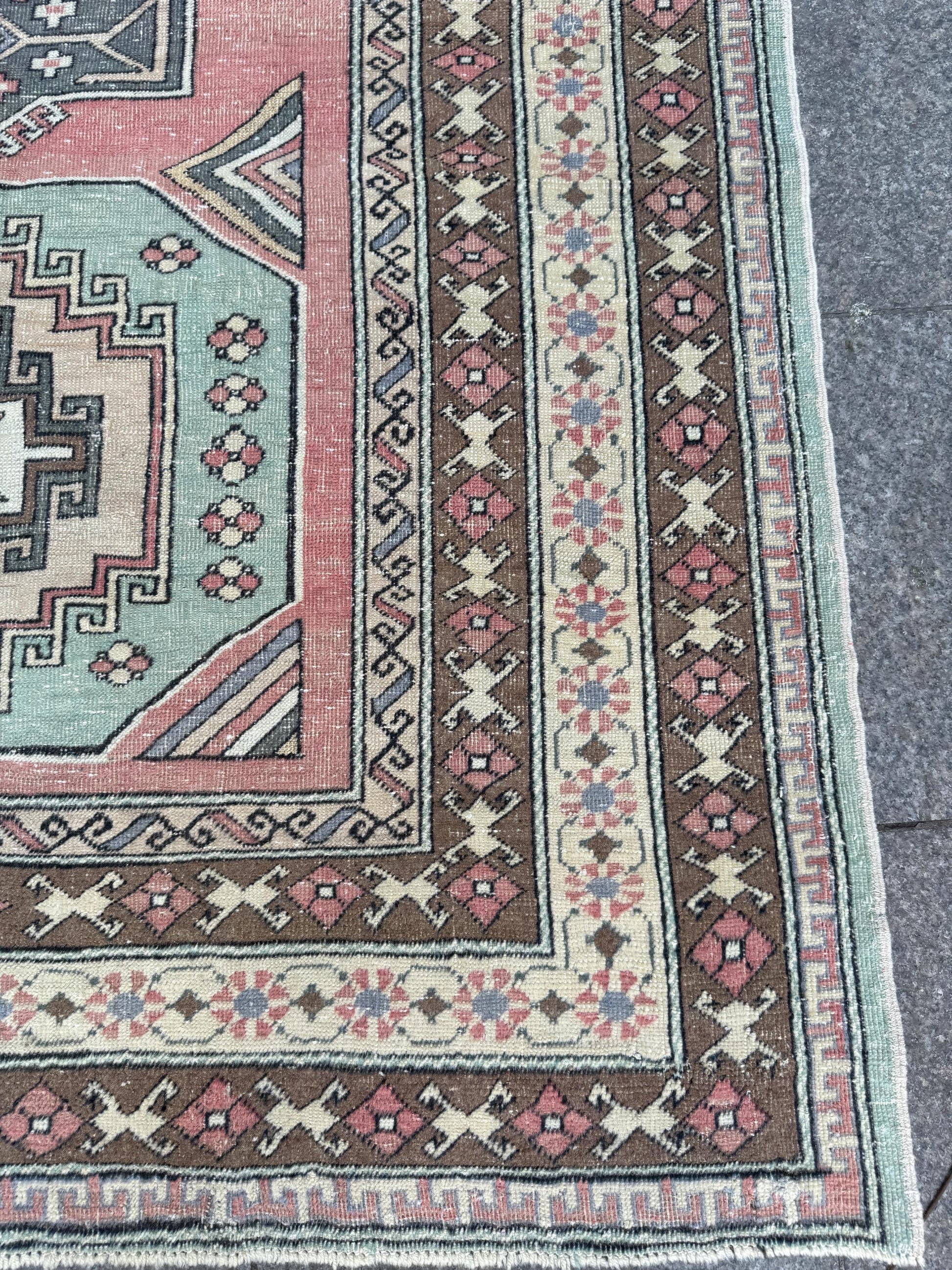 4'10"x6'7" feet Vintage Turkish Anatolian Rug,Pink Geometric Rug,55