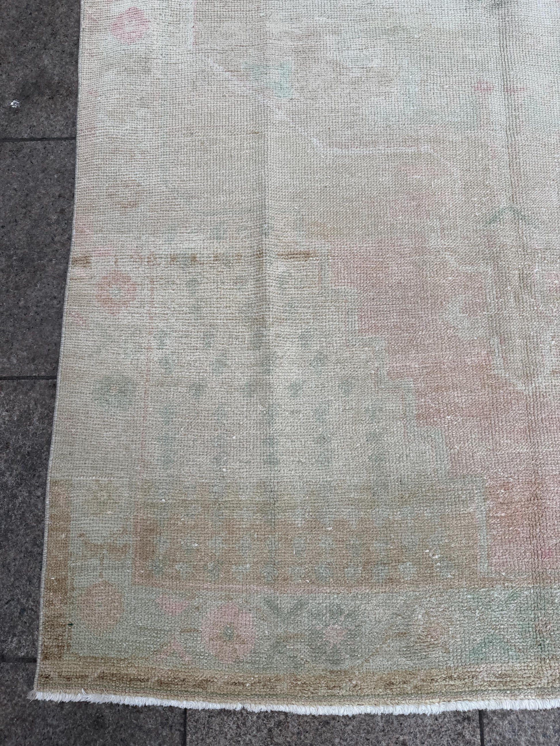 4'9"x8'11" feet Vintage Turkish Anatolian Rug,Beige Floral Rug,56