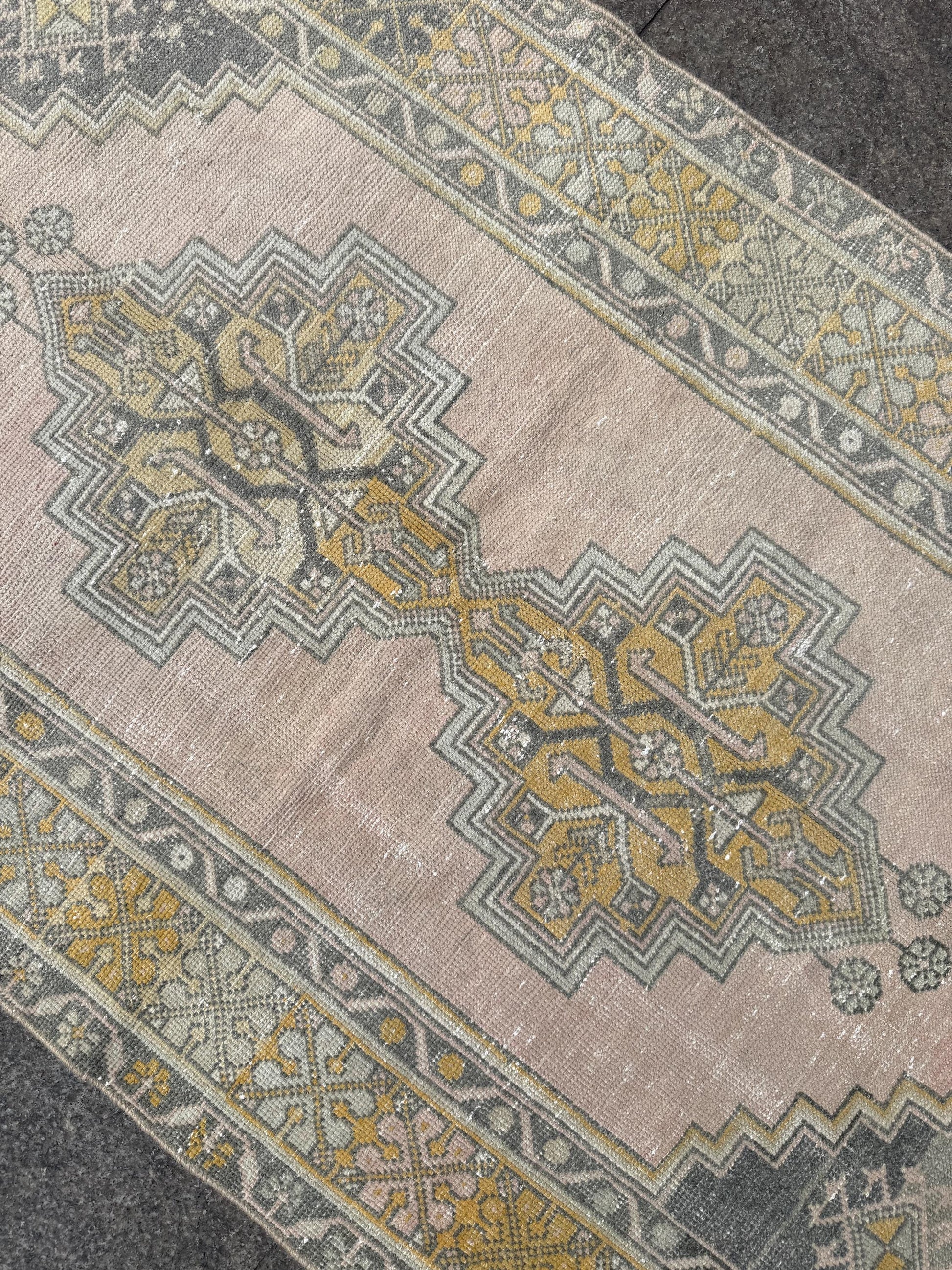 3'7"x5'7" feet Vintage Turkish Anatolian Rug,Pink Floral Rug,332