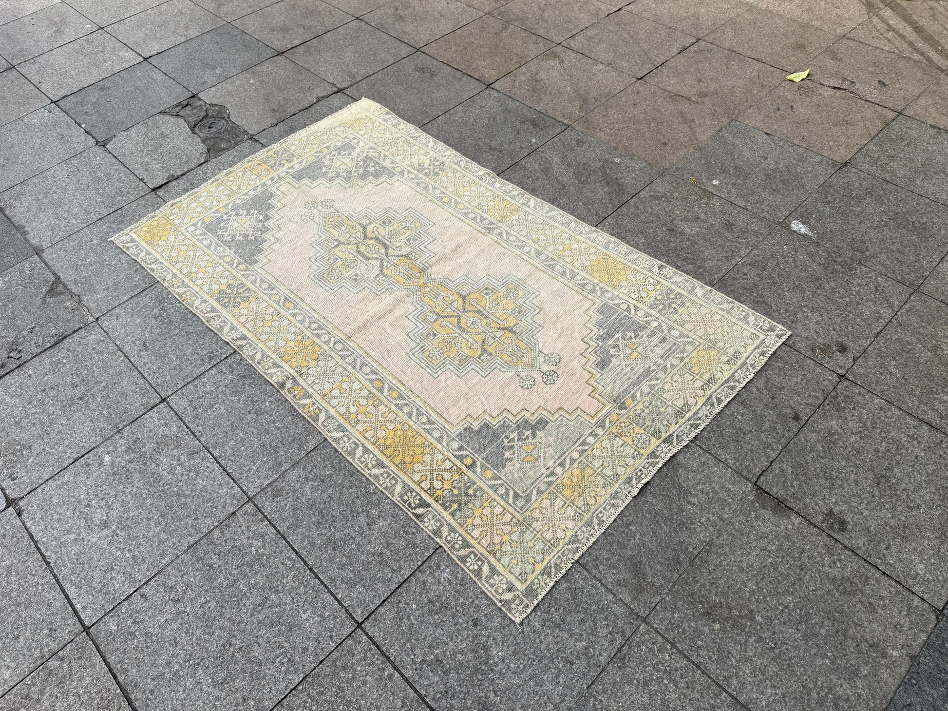 3'7"x5'7" feet Vintage Turkish Anatolian Rug,Pink Floral Rug,332