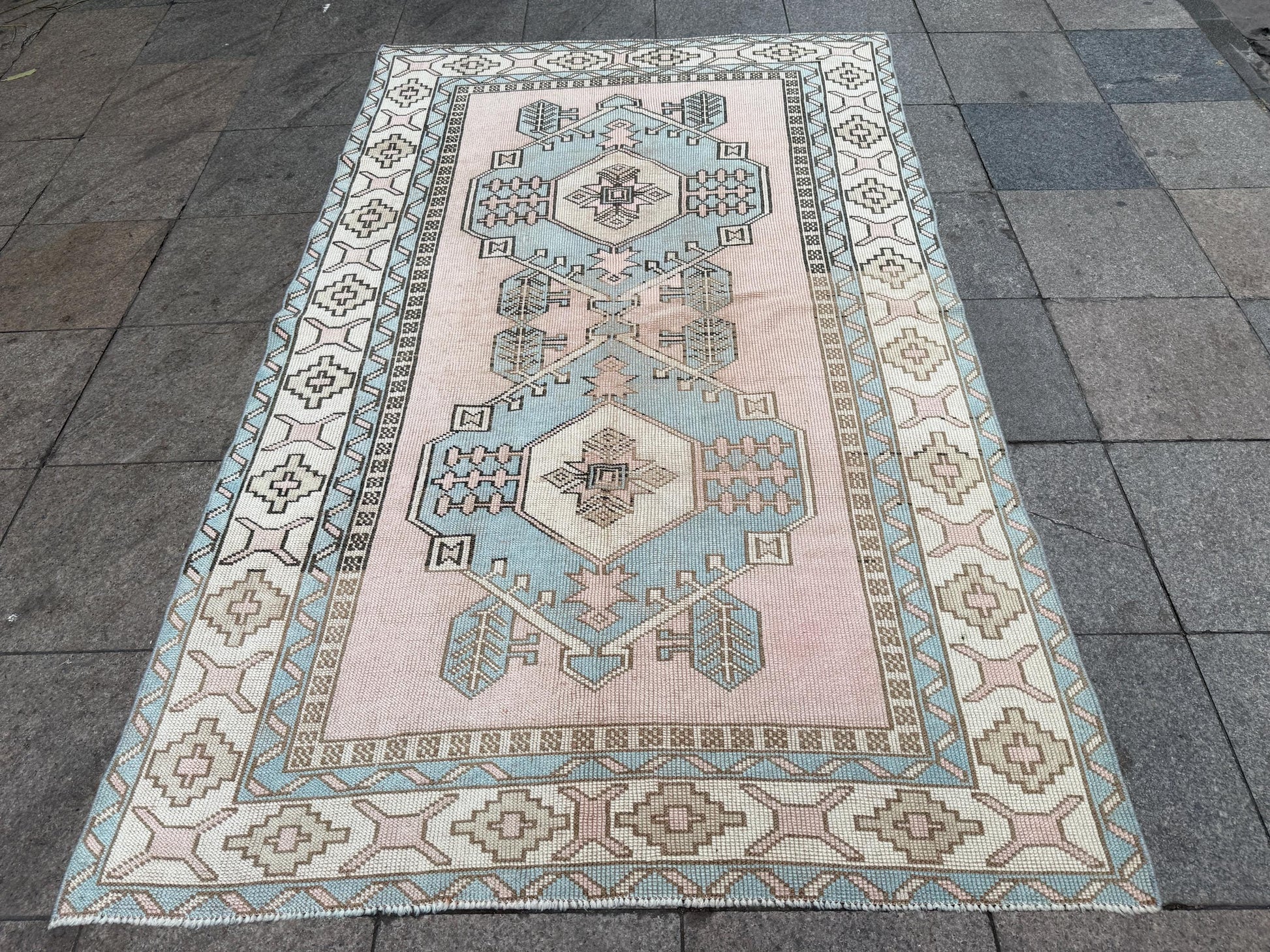 5'x8' feet Vintage Anatolian Wool Rug,Floral Decoritive Pink Rug ,371