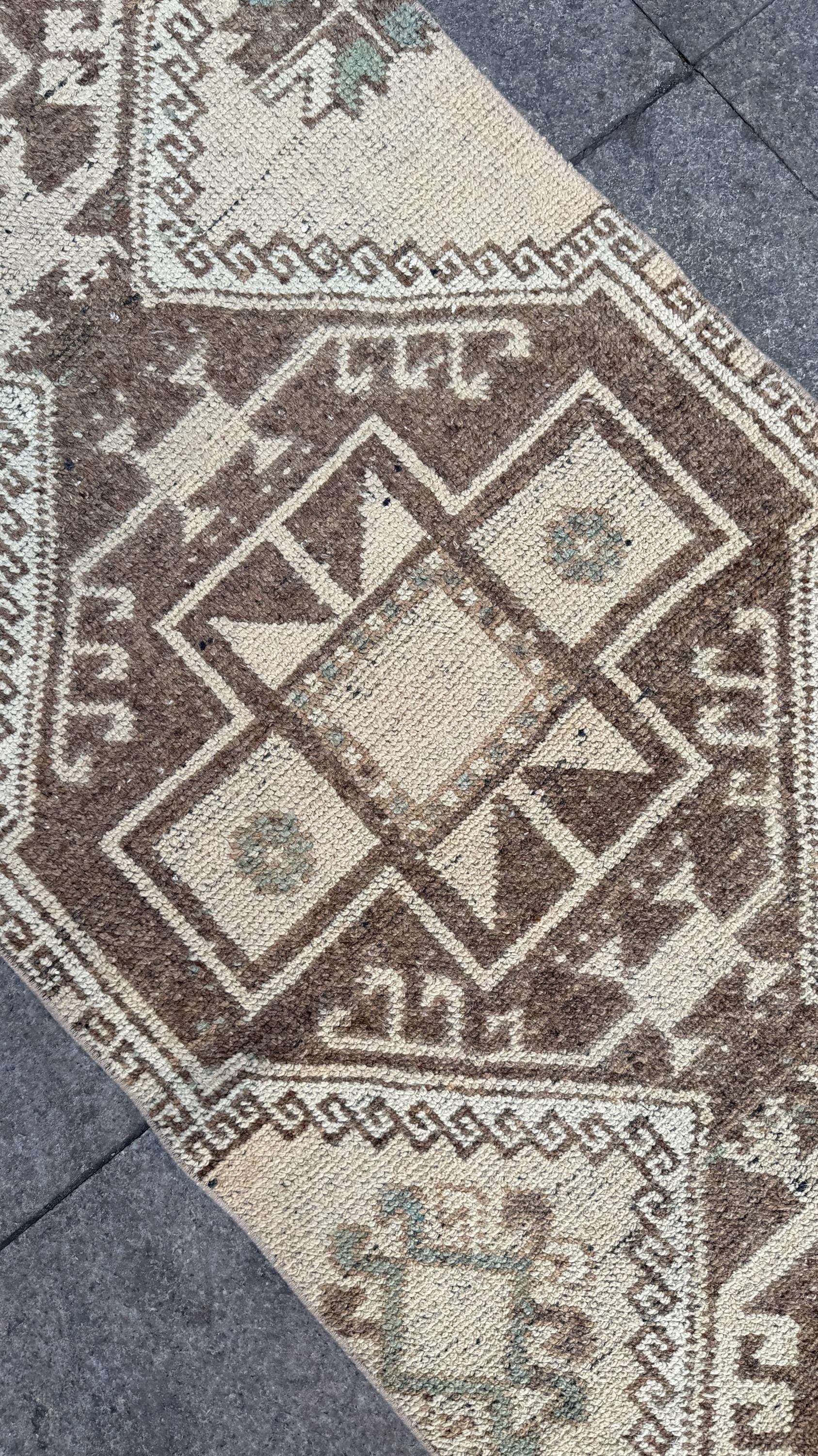 2'8"x10'3" feet Vintage Anatolian Wool Runner Rug,Geometric Decoritive Beige Rug ,389