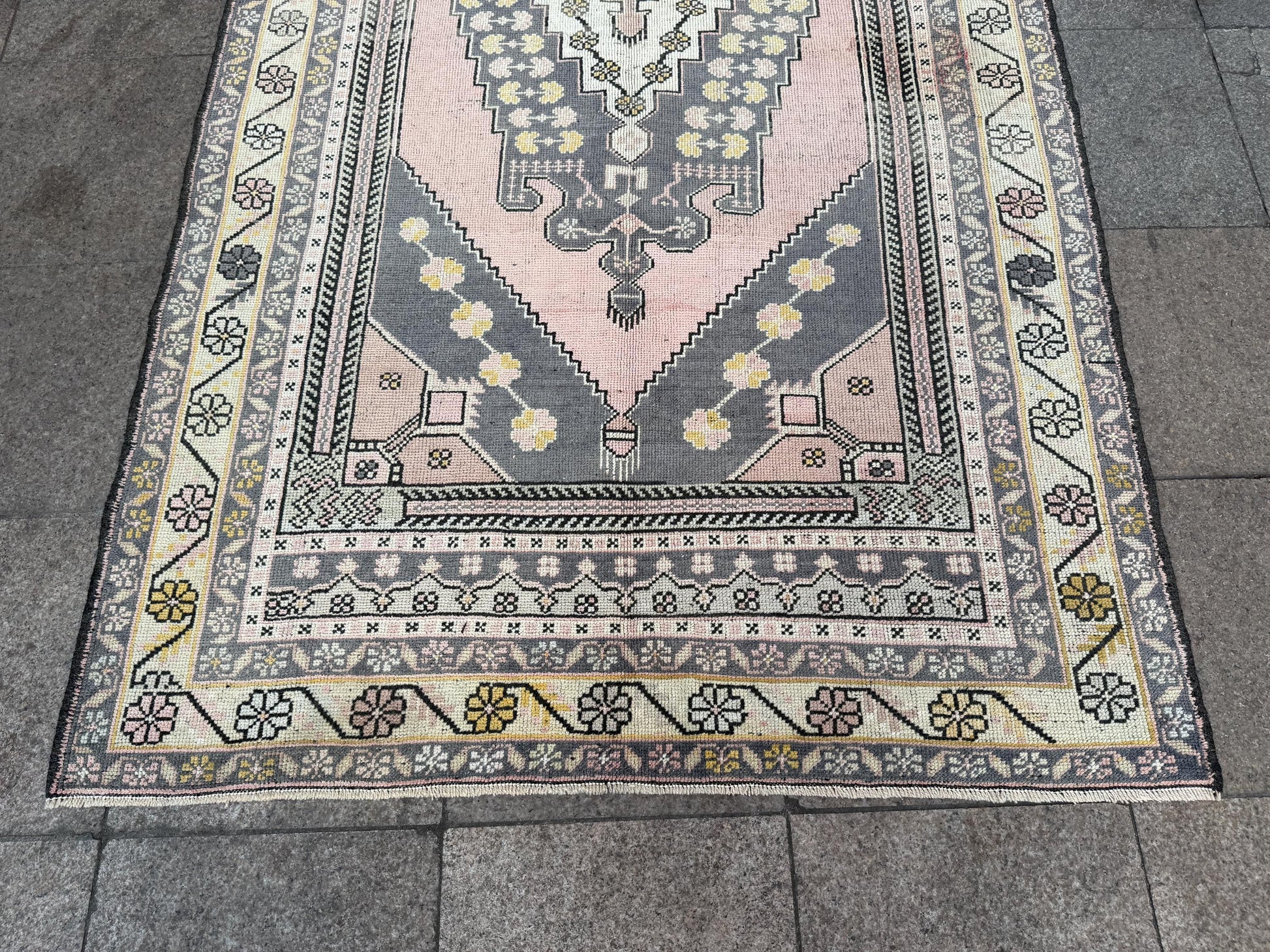 4'7"x9' feet Vintage Turkish Anatolian Rug,Pink Rug,917