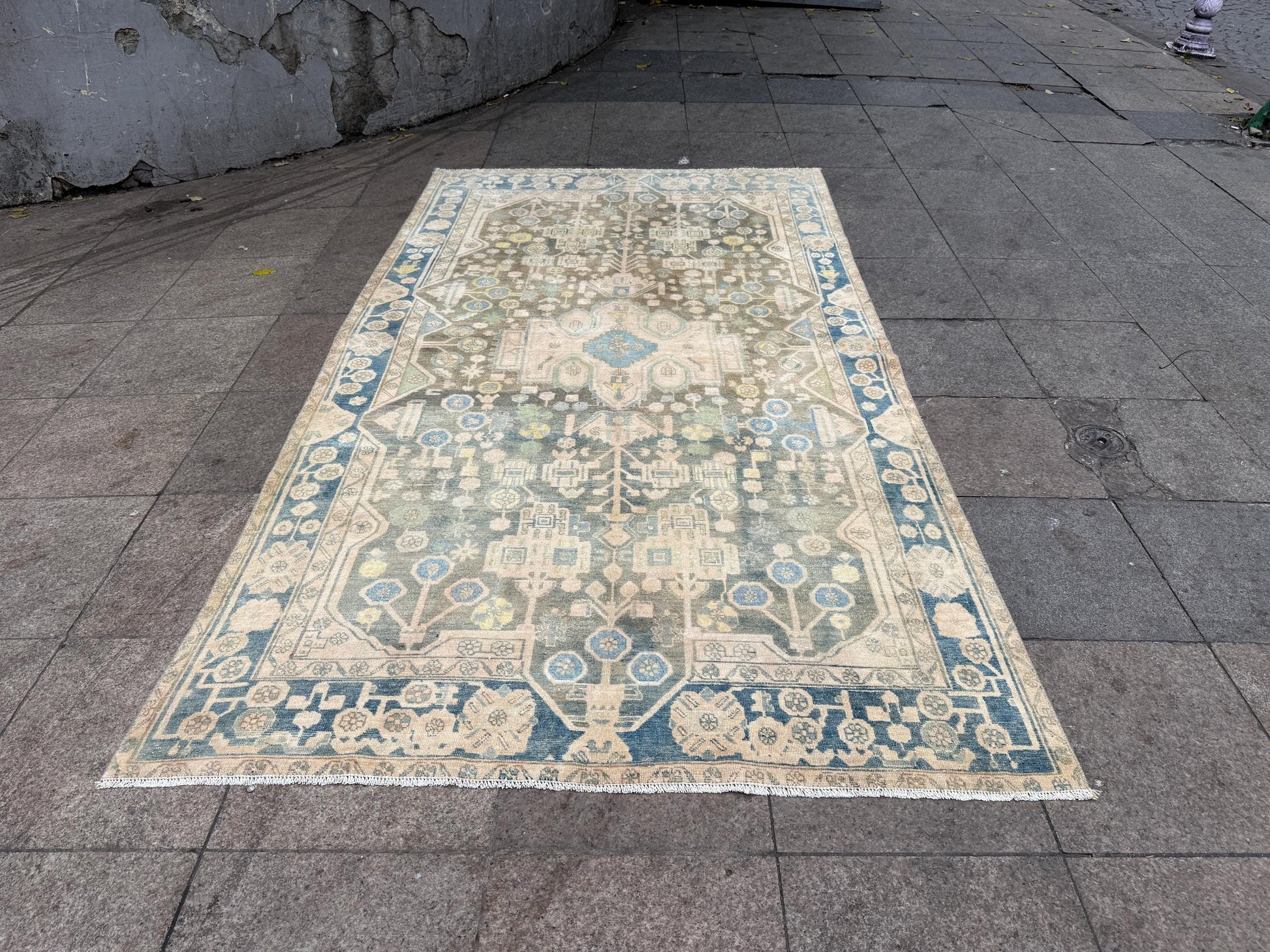 4'11"x8'9" feet Vintage Turkish Anatolian Rug,Beige Color Floral Rug,124