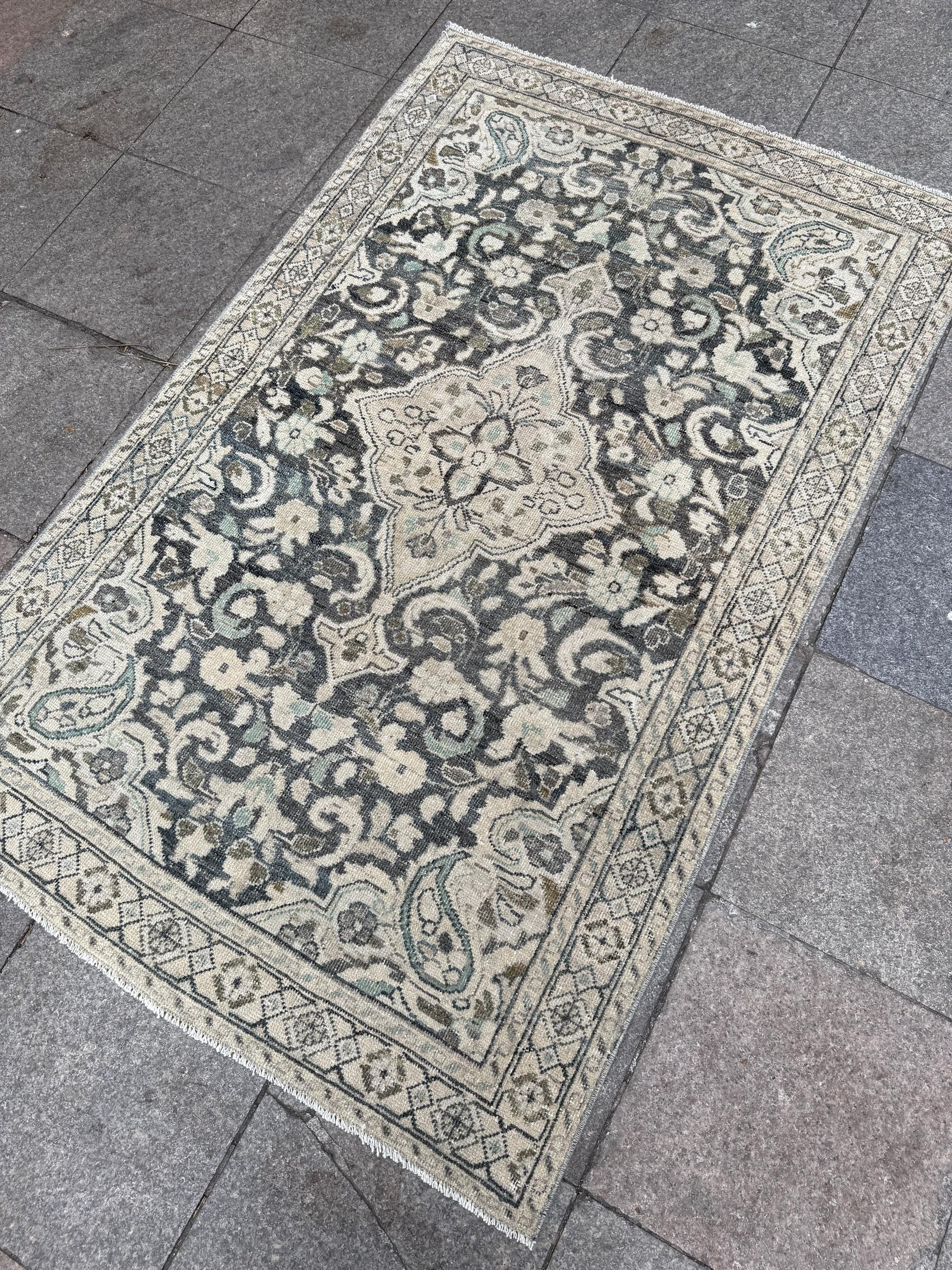 3'10"x6'2" feet Vintage Turkish Anatolian Rug,Gray Floral Rug,128