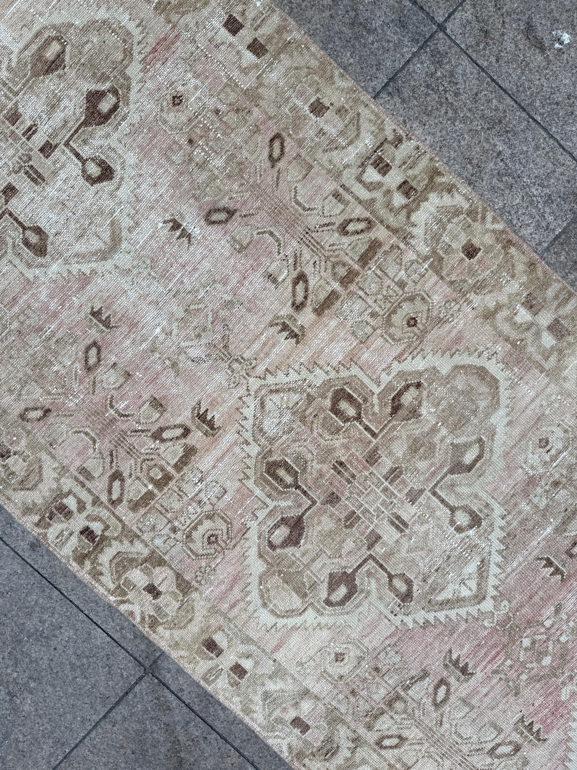 3'3"x10' feet Vintage Anatolian Wool Runner Rug,Geometric Decoritive Pink Rug ,502