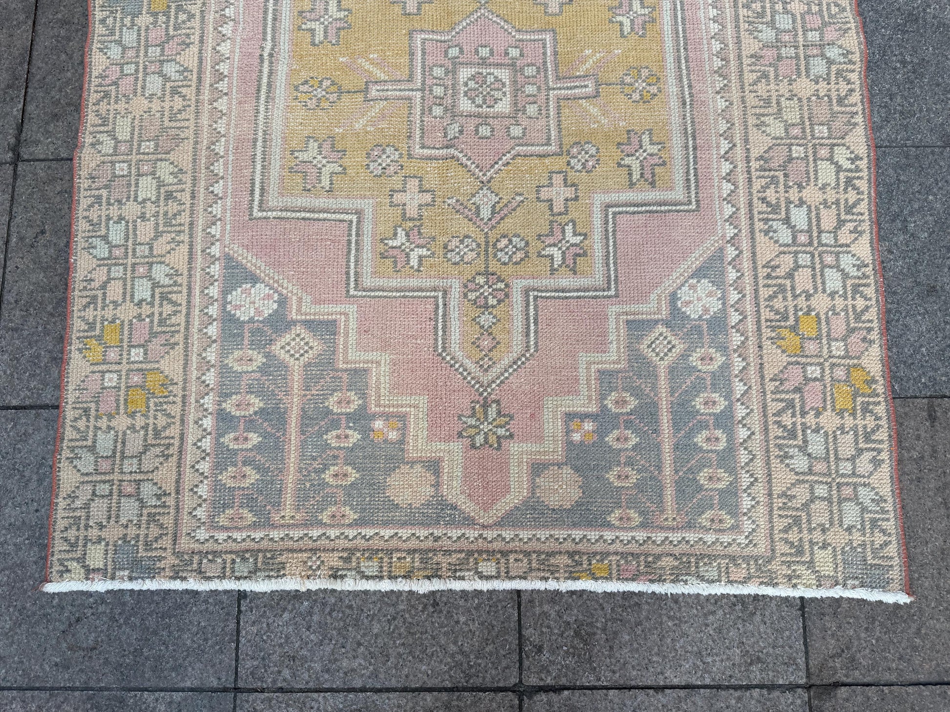 4'1"x8'11" Vintage Turkish Anatolian Wool Rug, Pink Geometric Rug,915