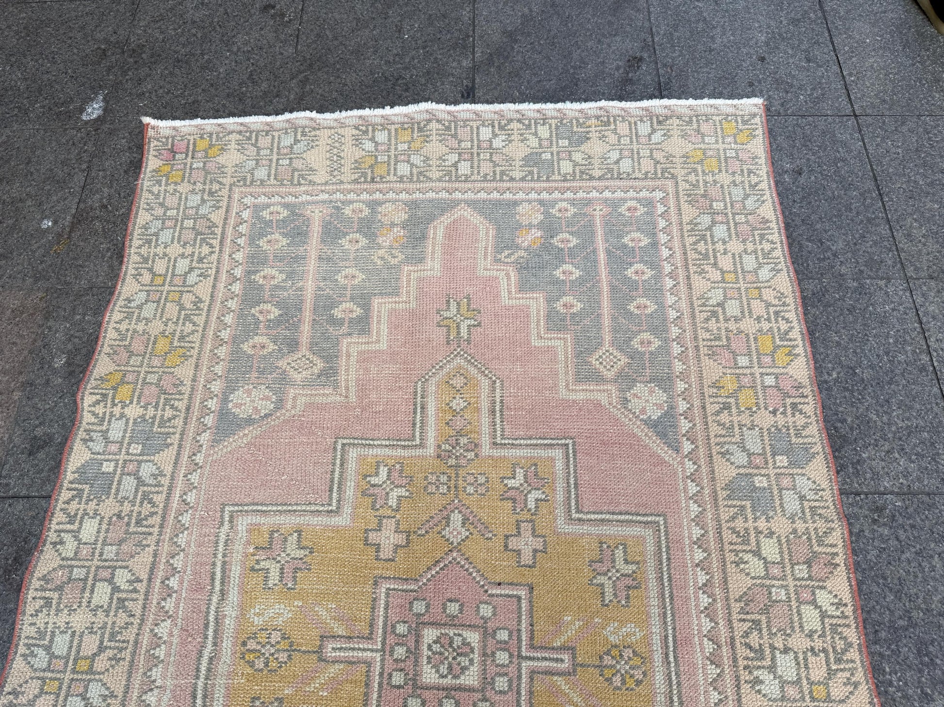 4'1"x8'11" Vintage Turkish Anatolian Wool Rug, Pink Geometric Rug,915