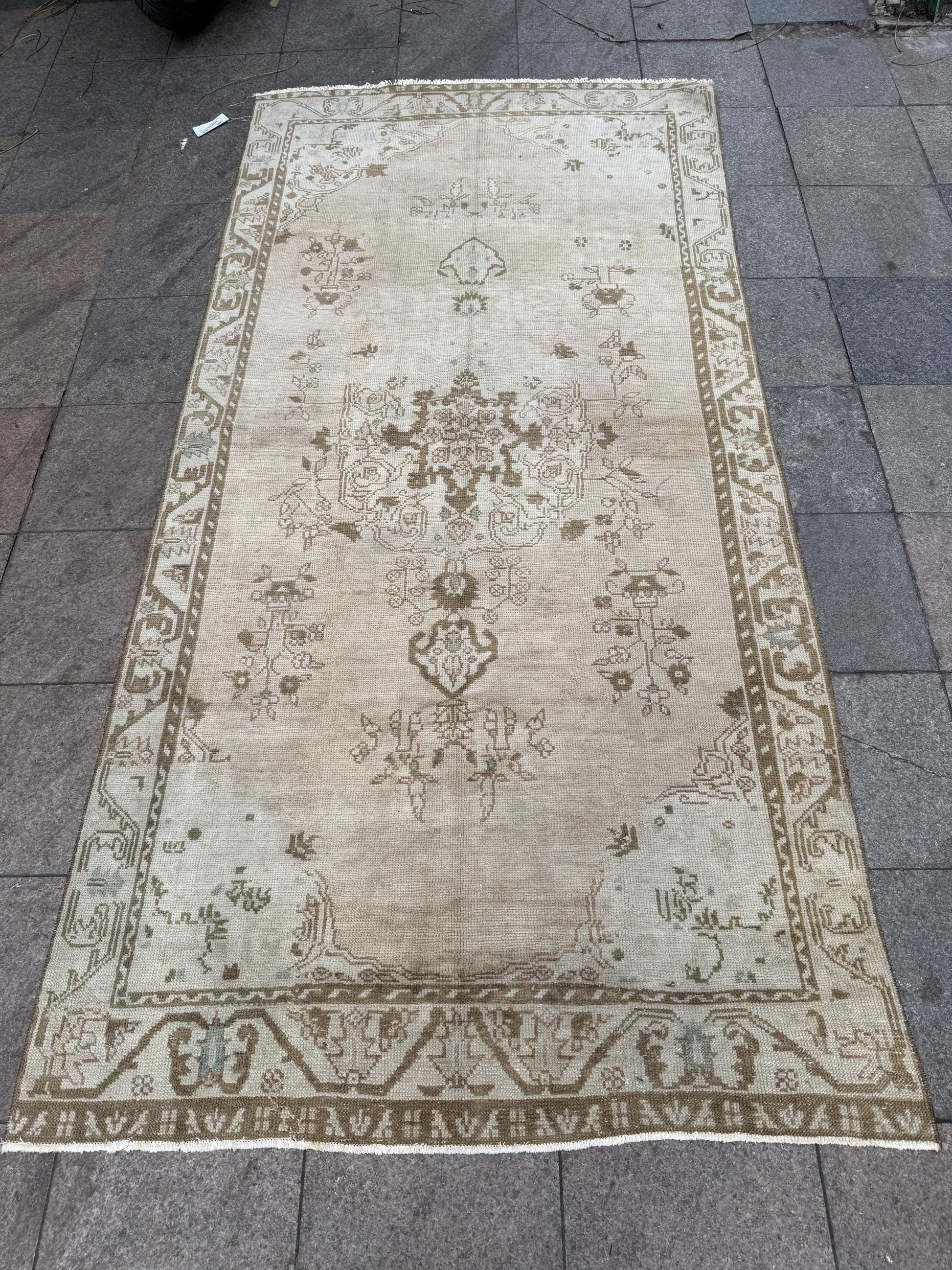 5x10 feet Vintage Turkish Anatolian Rug, Beige Color Floral Wool Rug,586