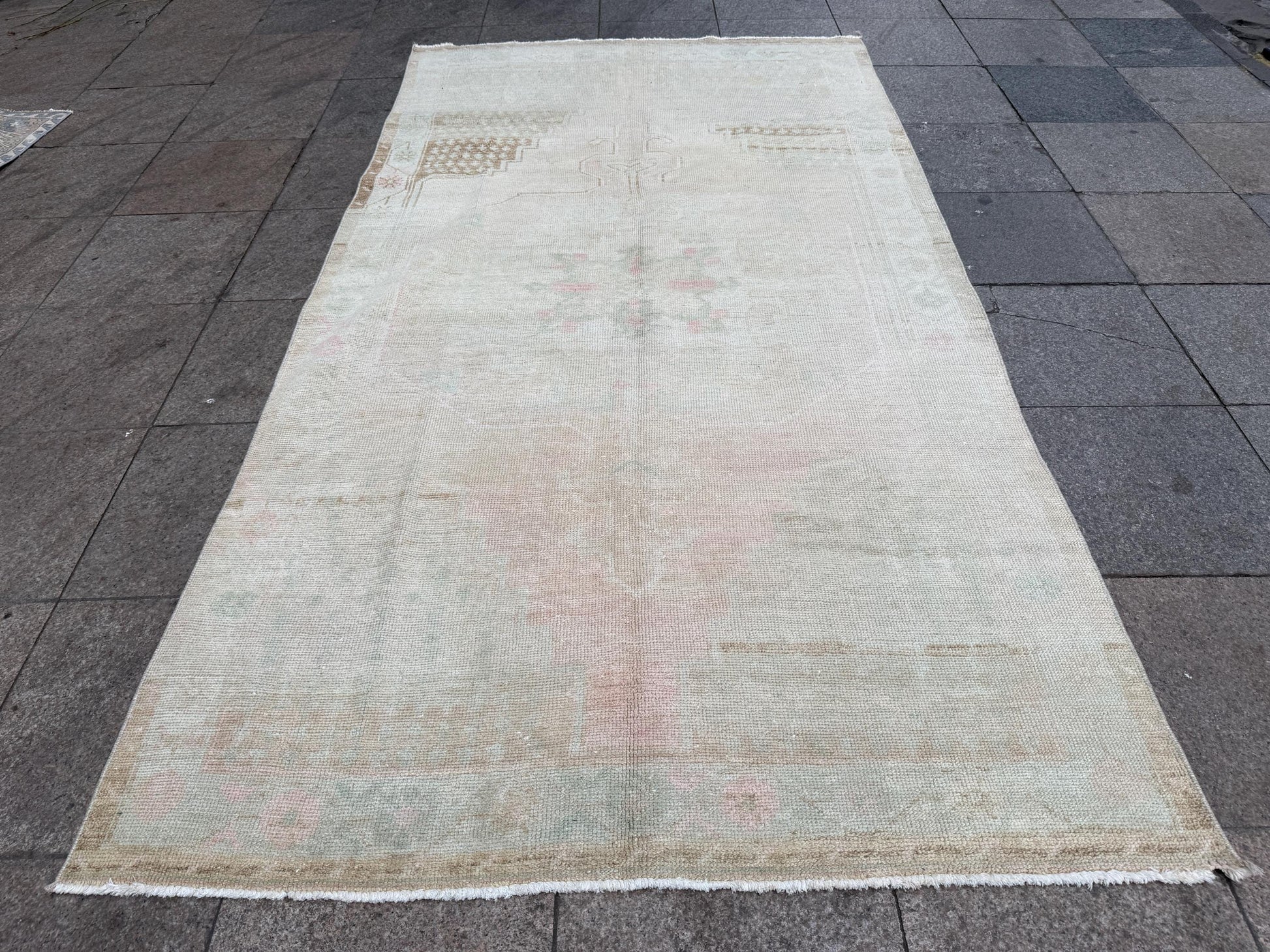 4'9"x8'11" feet Vintage Turkish Anatolian Rug,Beige Floral Rug,56