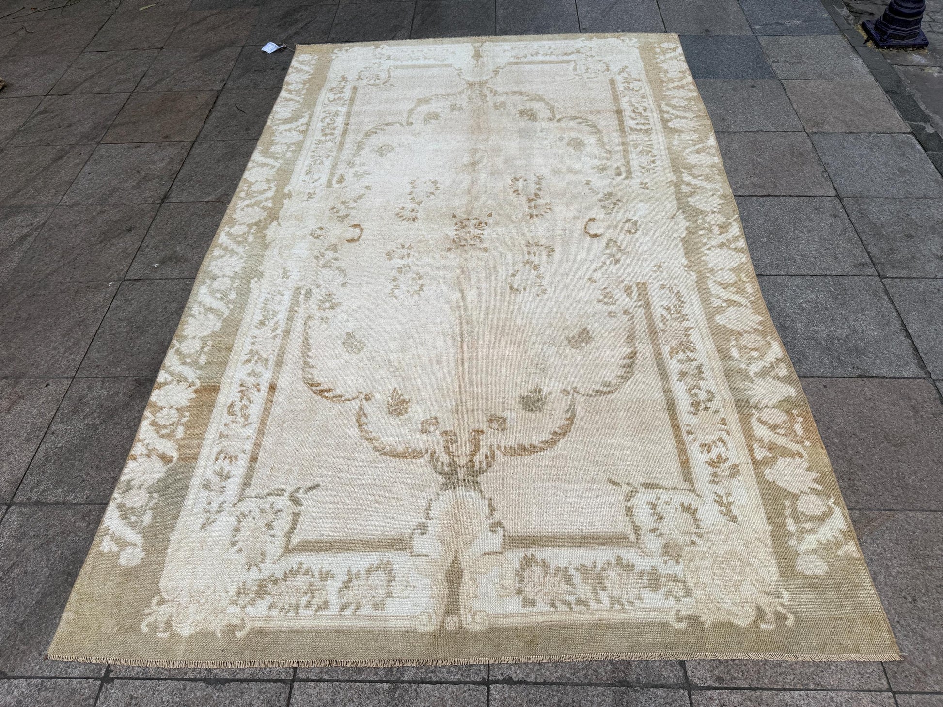 5'11"x9'2" feet Vintage Turkish Anatolian Rug,Beige Floral Rug,60