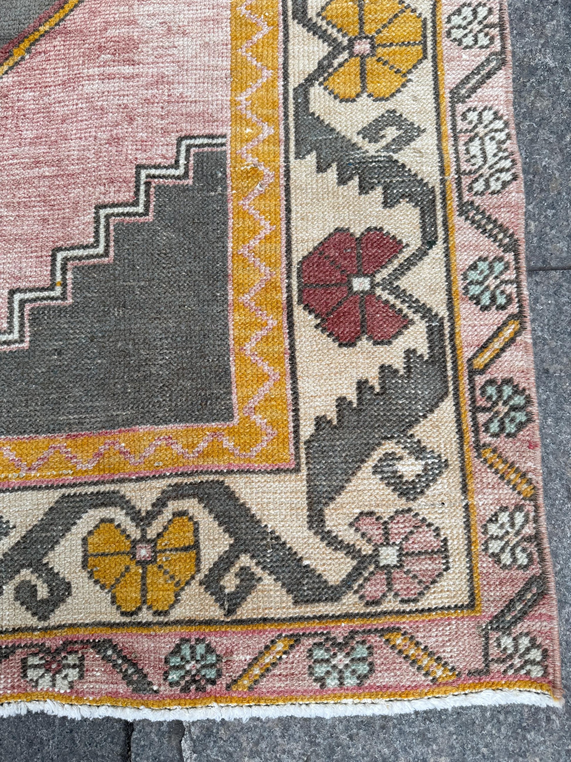 3'5"x5'10" feet Vintage Turkish Anatolian Rug,Pink Floral Rug,237