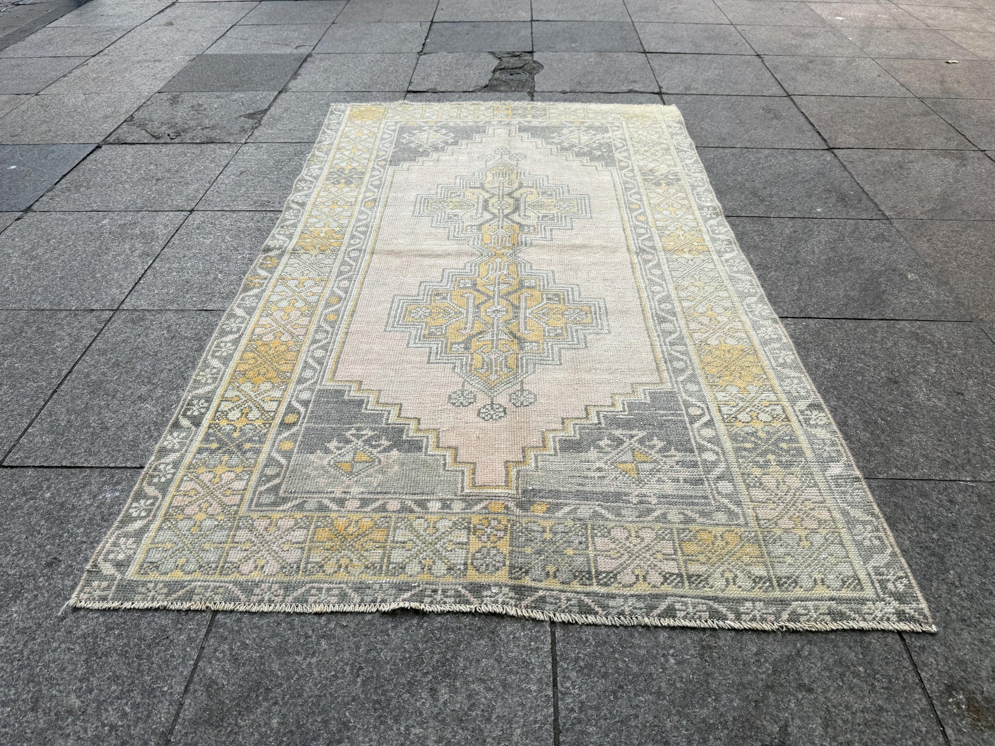 3'7"x5'7" feet Vintage Turkish Anatolian Rug,Pink Floral Rug,332