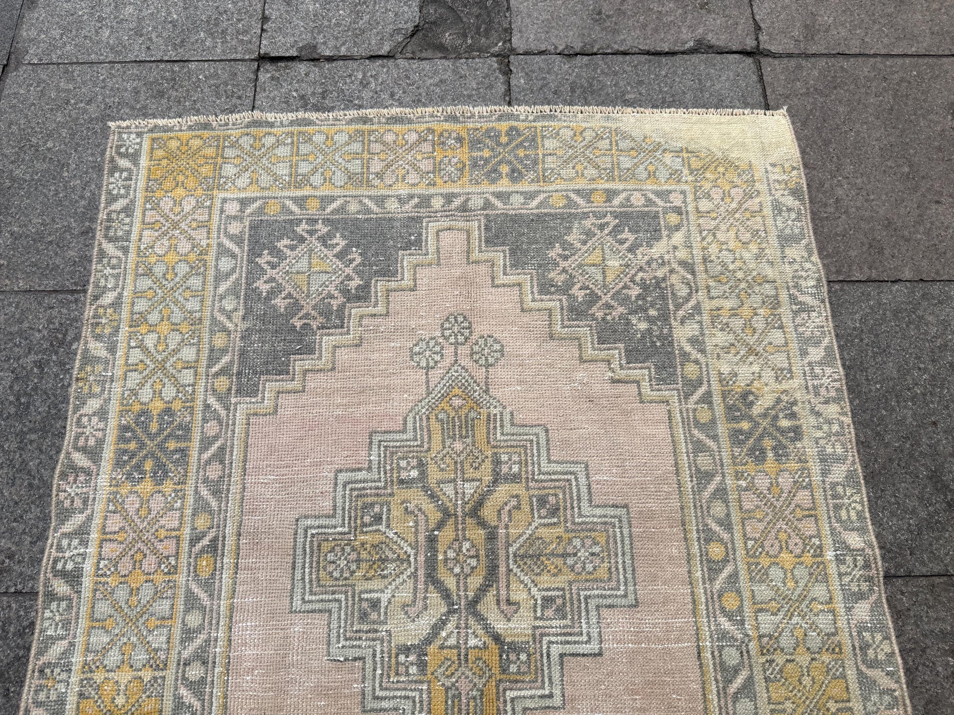 3'7"x5'7" feet Vintage Turkish Anatolian Rug,Pink Floral Rug,332