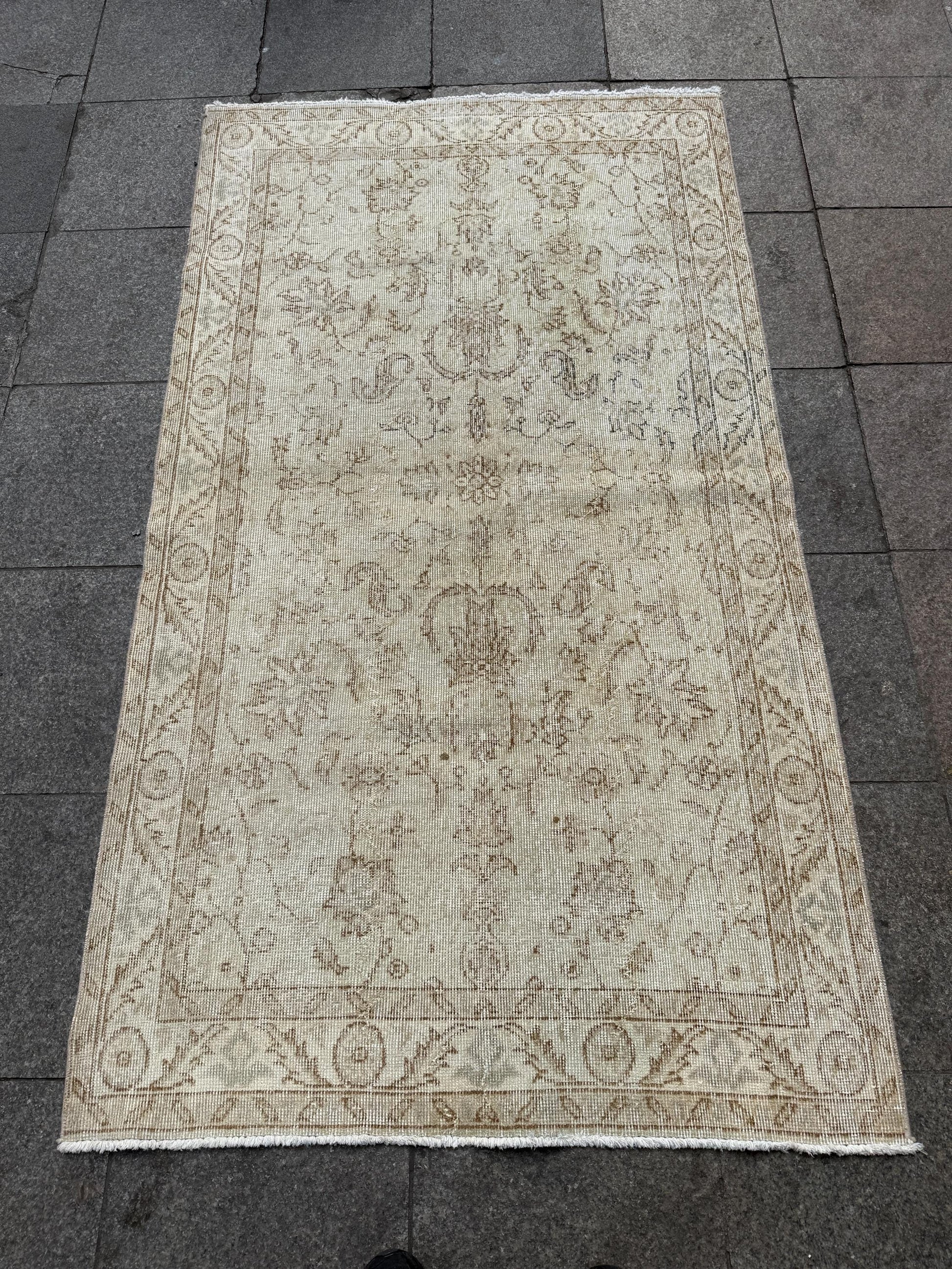 3'10"x6'9" Vintage Anatolian Wool Rug,Floral Decoritive Beige Rug ,357