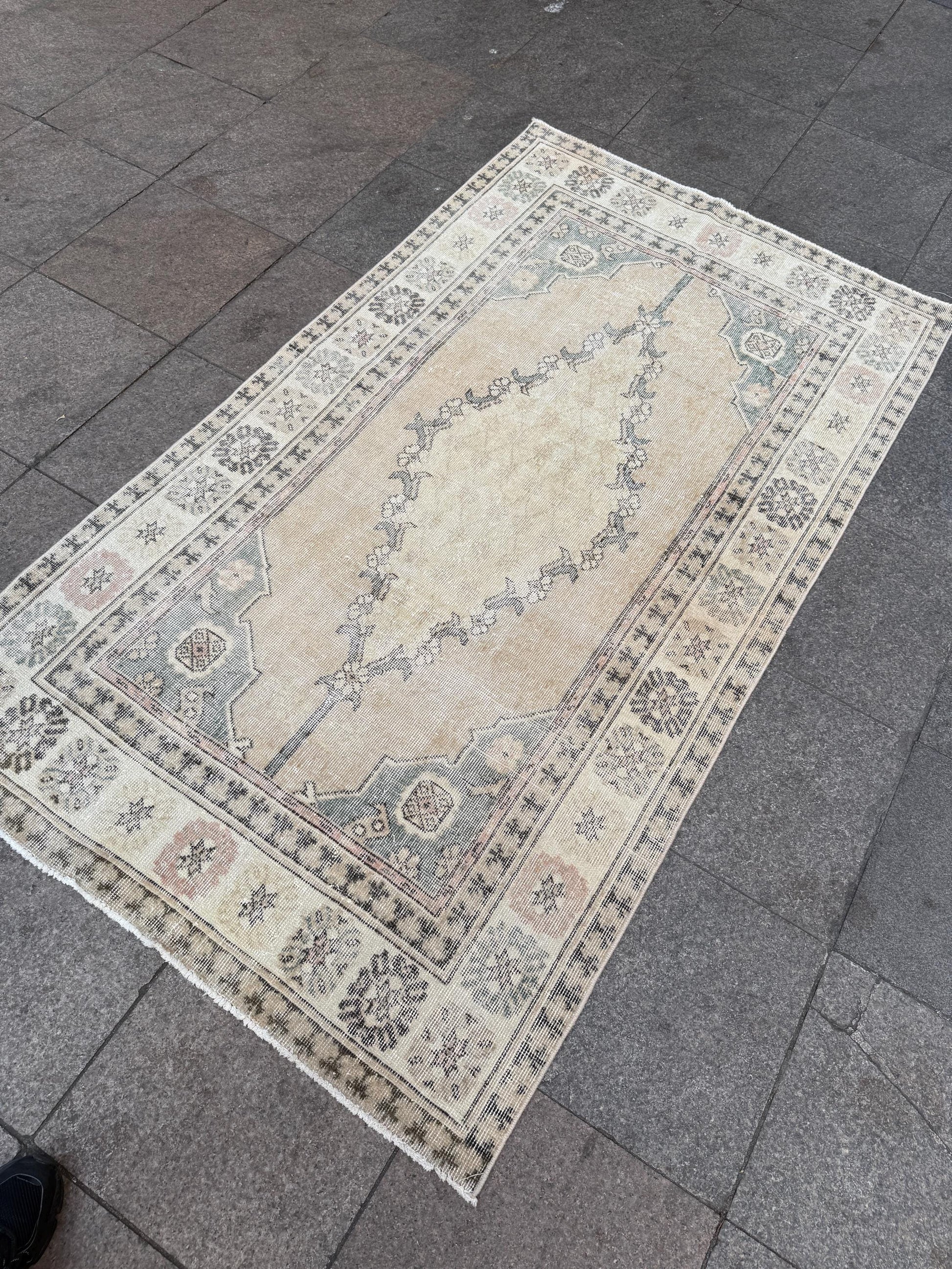 3'10"x6'9" feet  Vintage Turkish Anatolian Rug,Beige Color Rug,435