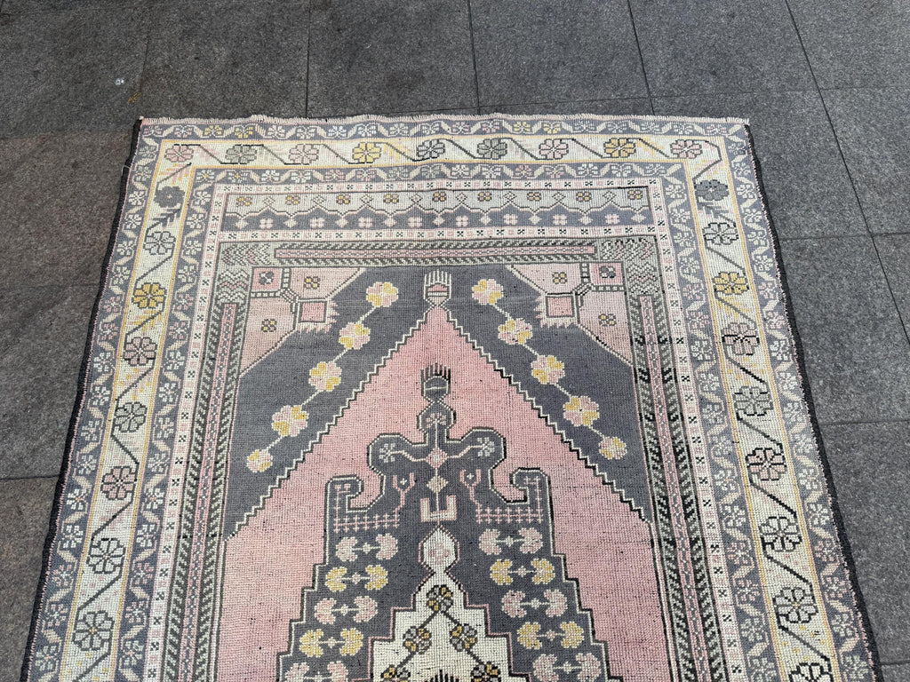 4'7"x9' feet Vintage Turkish Anatolian Rug,Pink Rug,917