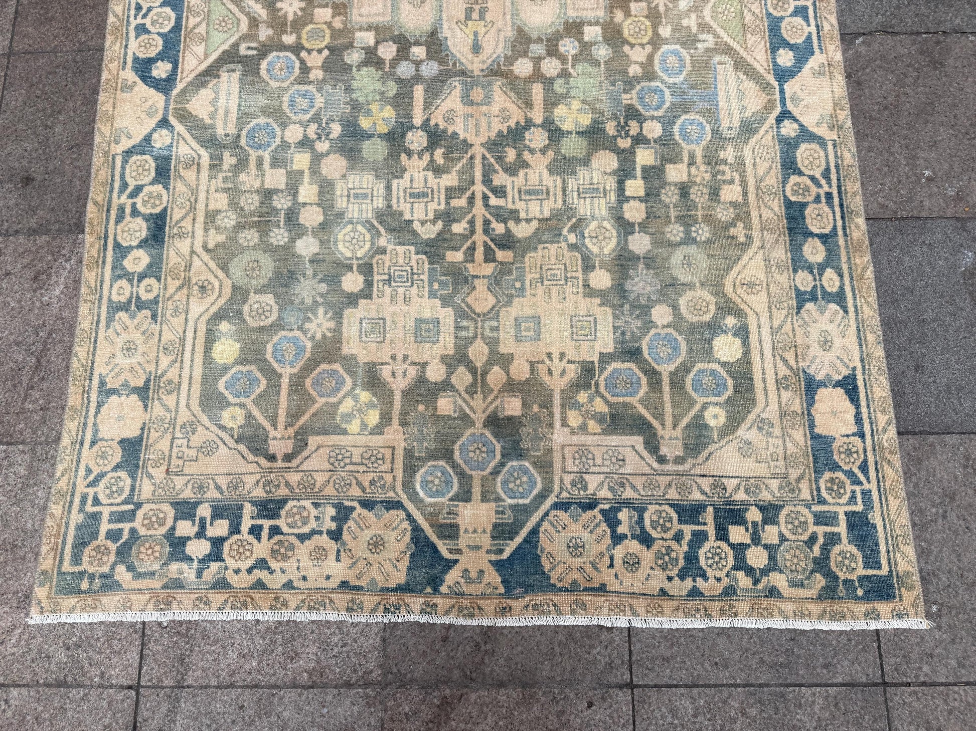 4'11"x8'9" feet Vintage Turkish Anatolian Rug,Beige Color Floral Rug,124