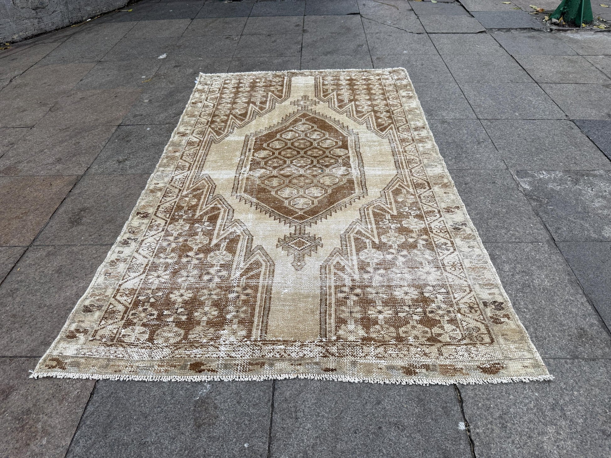 3'10"x6' feet  Vintage Turkish Anatolian Rug,Beige Color Rug,125