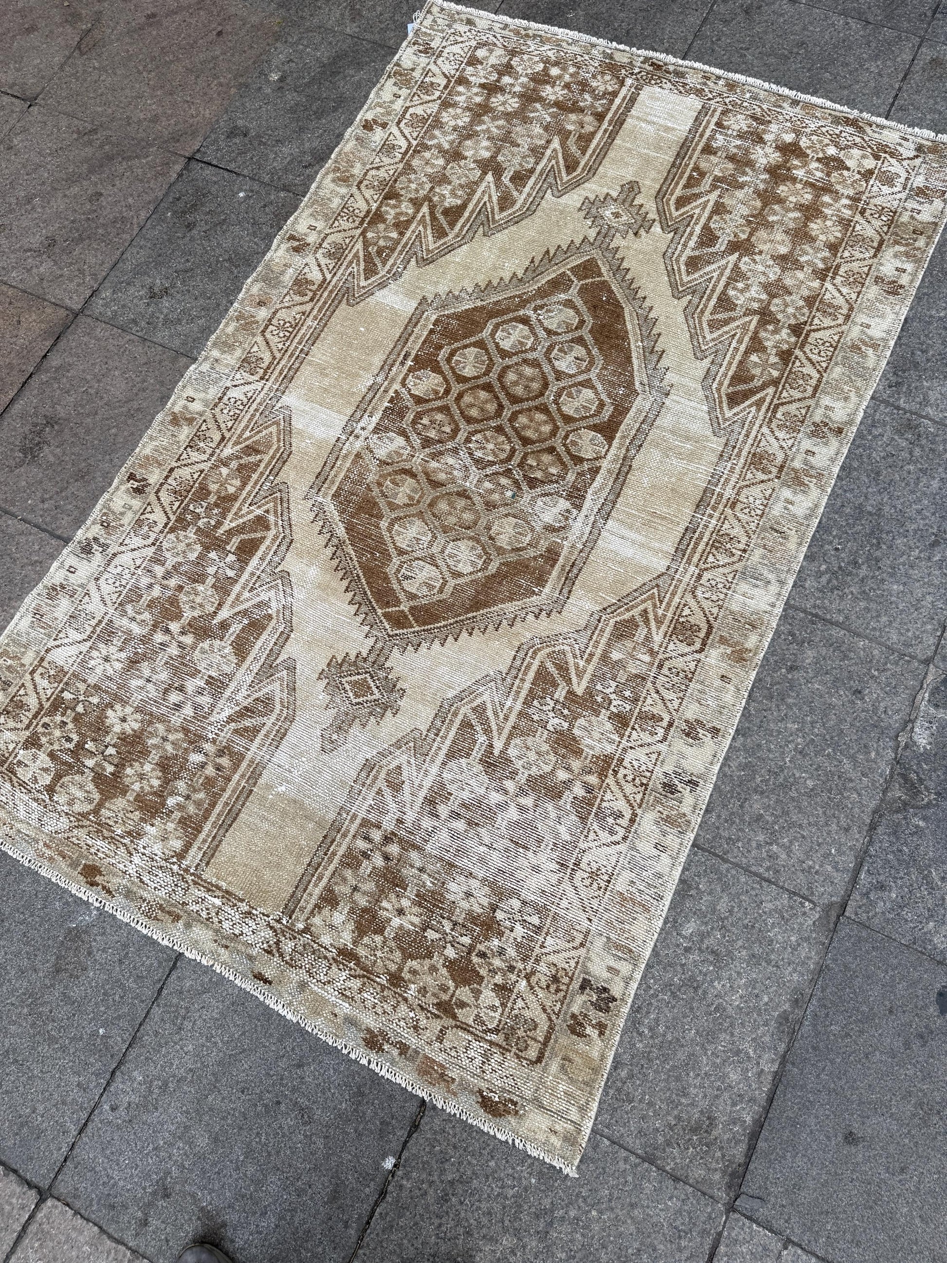 3'10"x6' feet  Vintage Turkish Anatolian Rug,Beige Color Rug,125