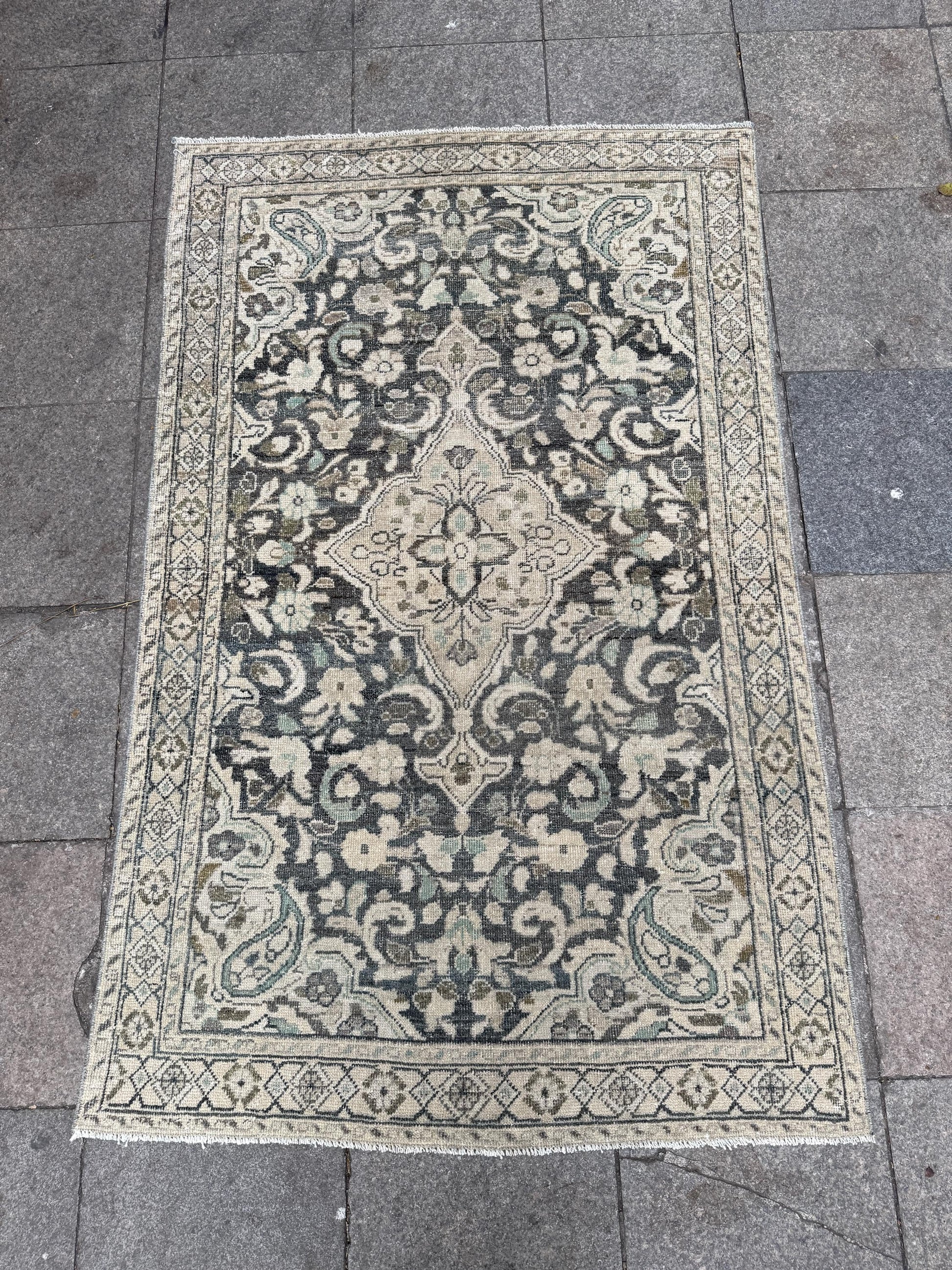 3'10"x6'2" feet Vintage Turkish Anatolian Rug,Gray Floral Rug,128