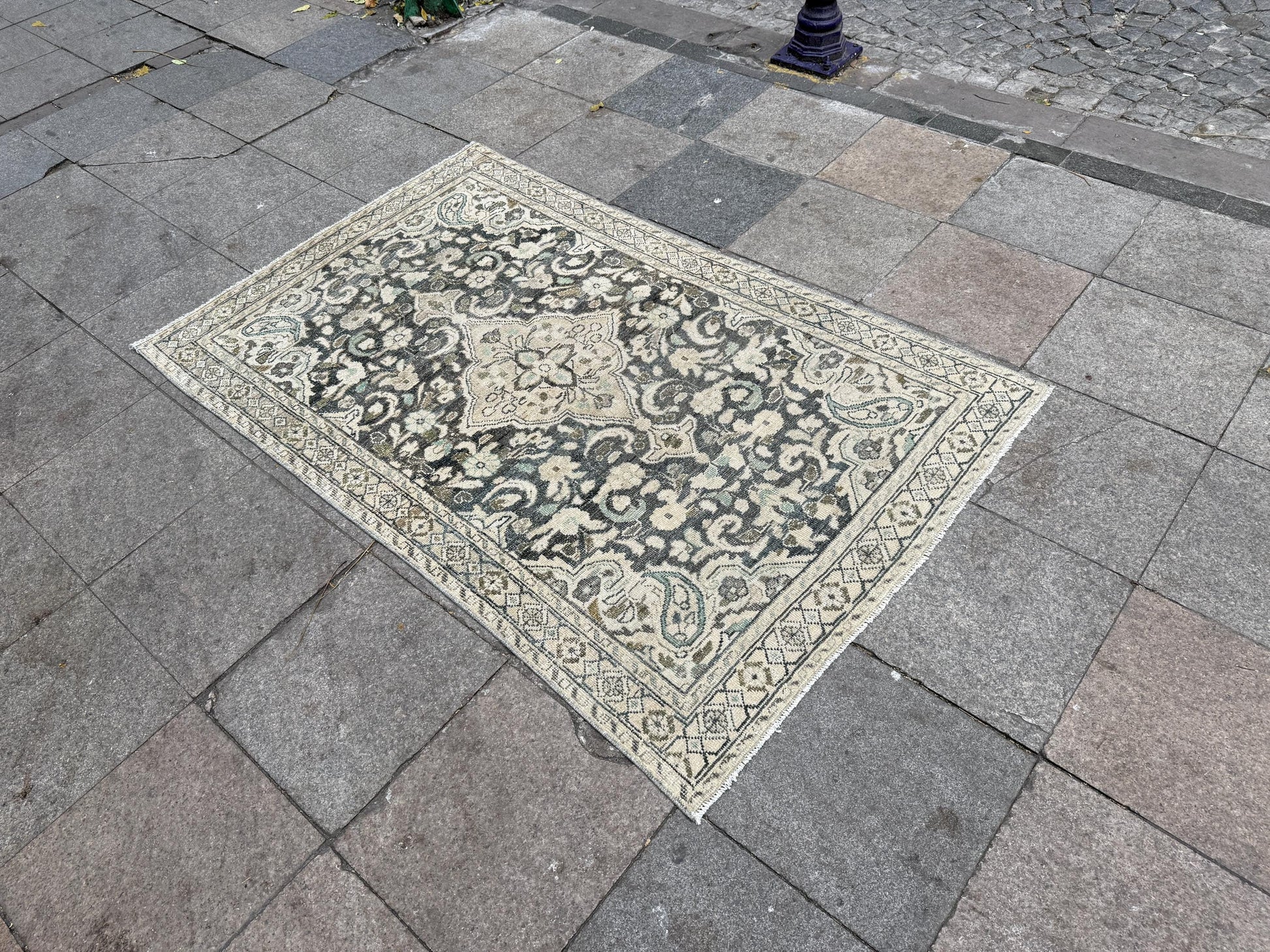 3'10"x6'2" feet Vintage Turkish Anatolian Rug,Gray Floral Rug,128