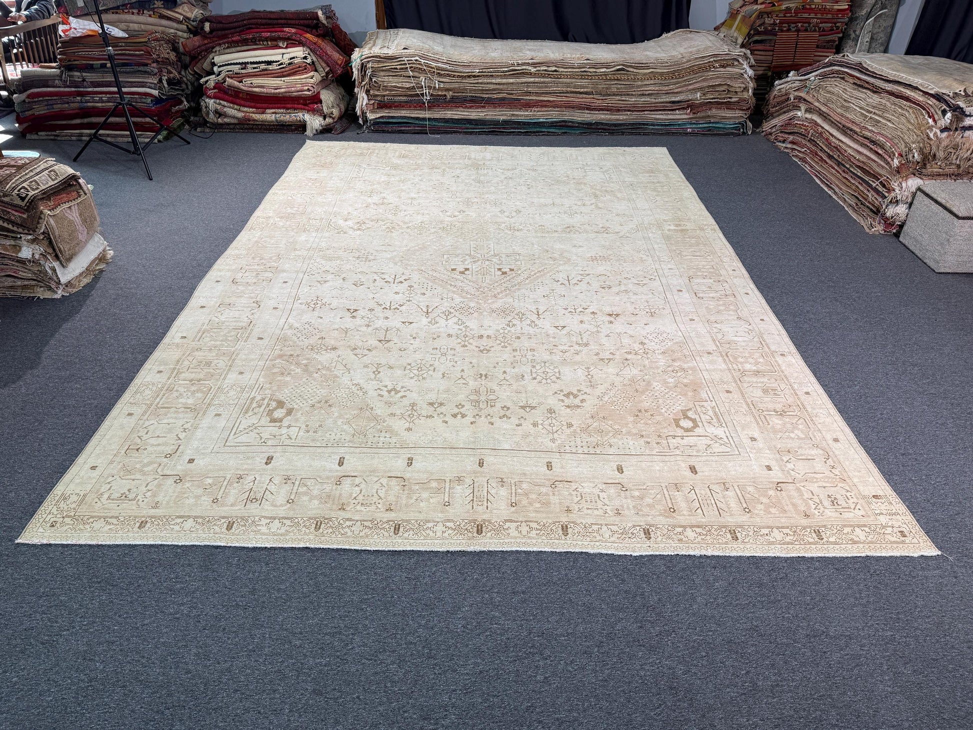 9'9"x11'2 feet Vintage Turkish Anatolian Rug,Beige Color Rug,899